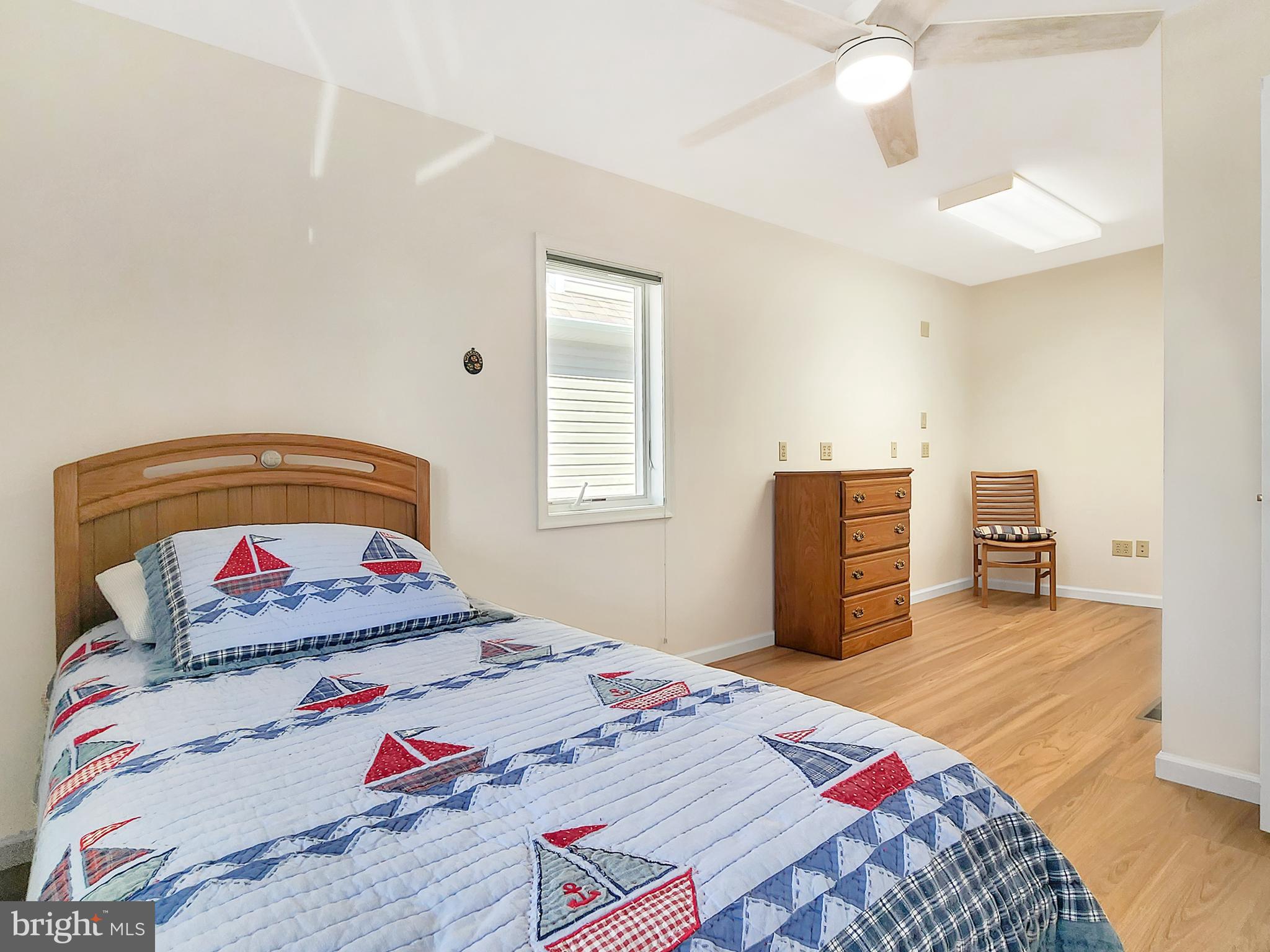 CAPTAIN'S COVE - Residential