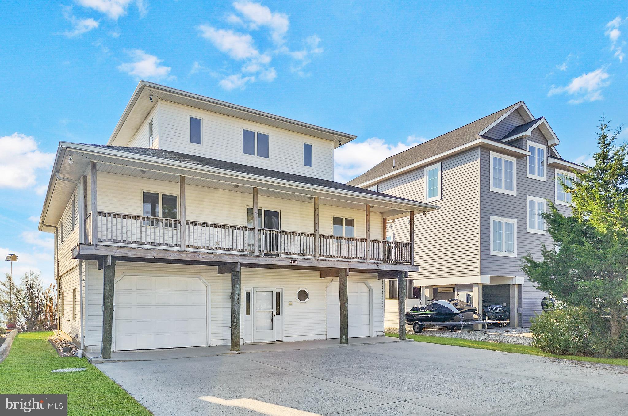 CAPTAIN'S COVE - Residential