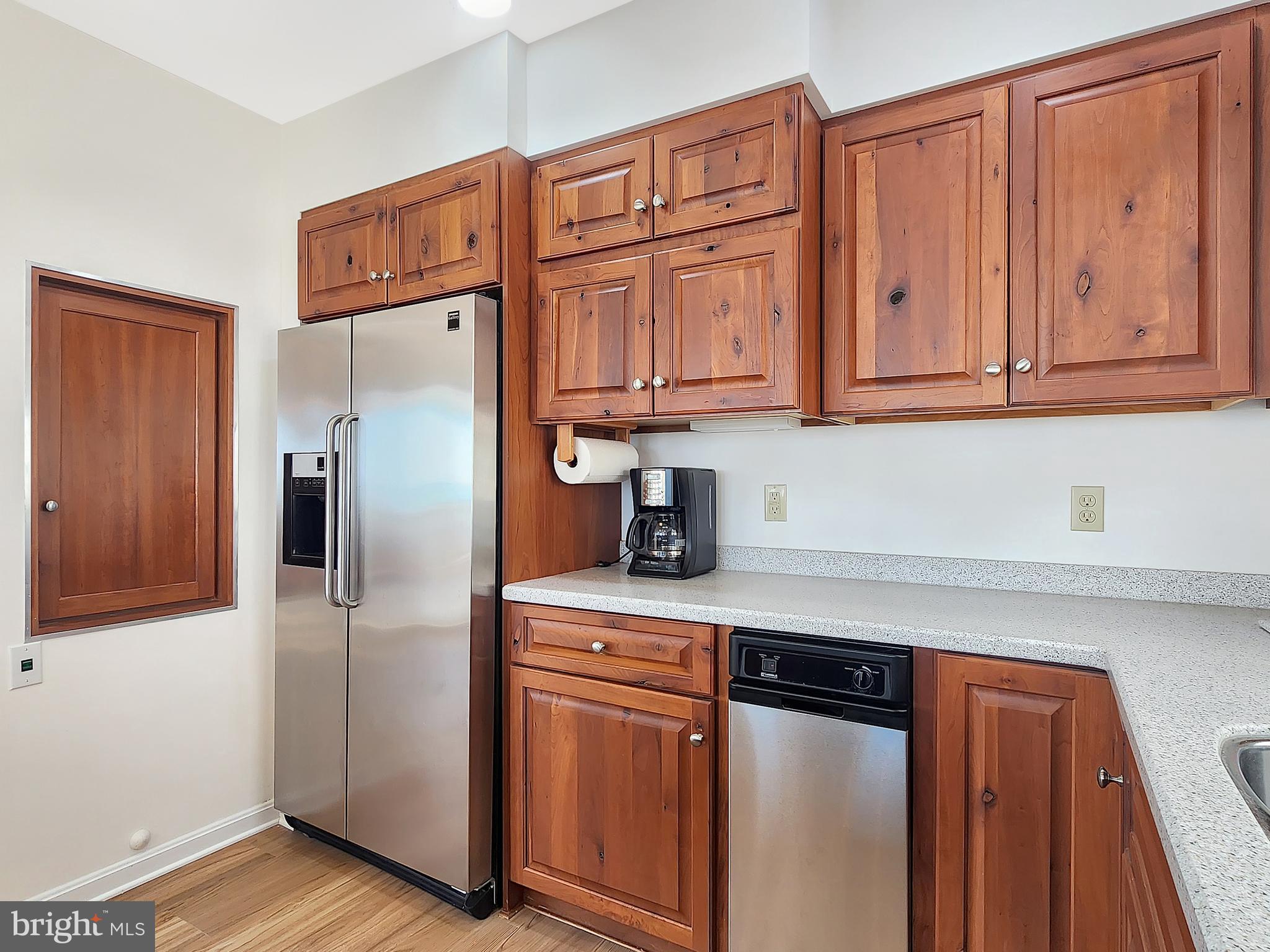 CAPTAIN'S COVE - Residential