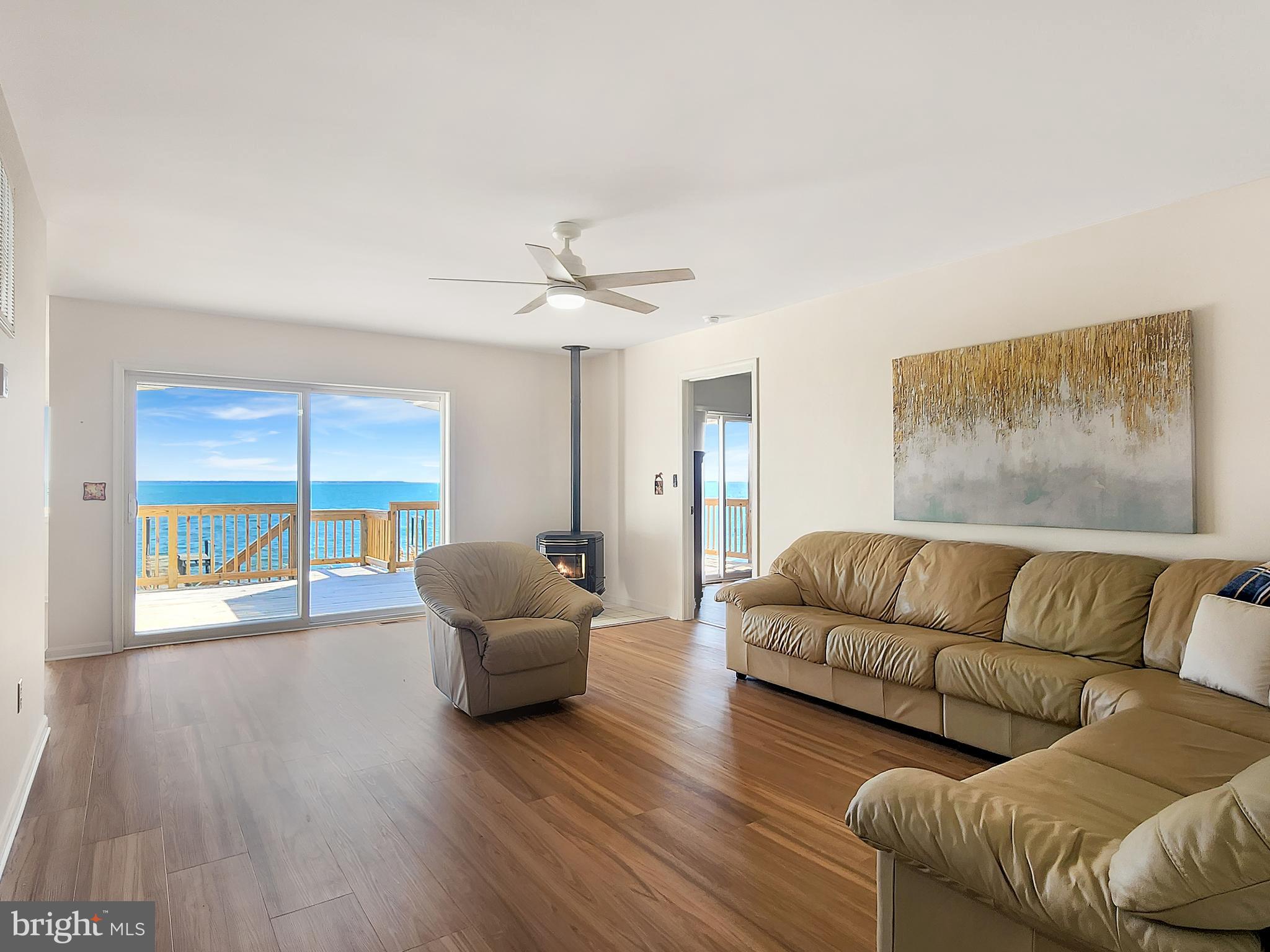 CAPTAIN'S COVE - Residential