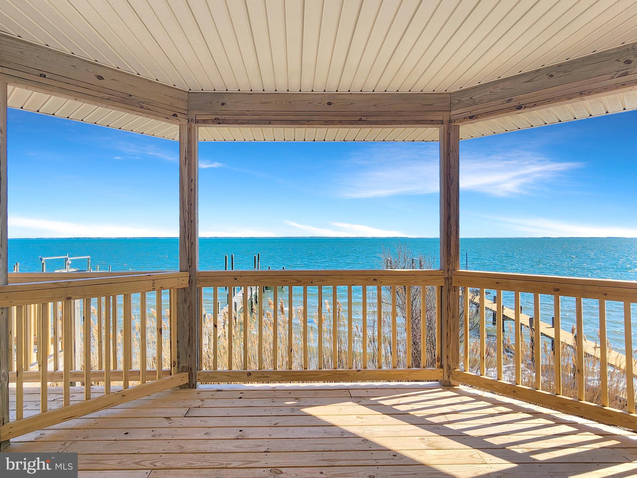 CAPTAIN'S COVE - Residential