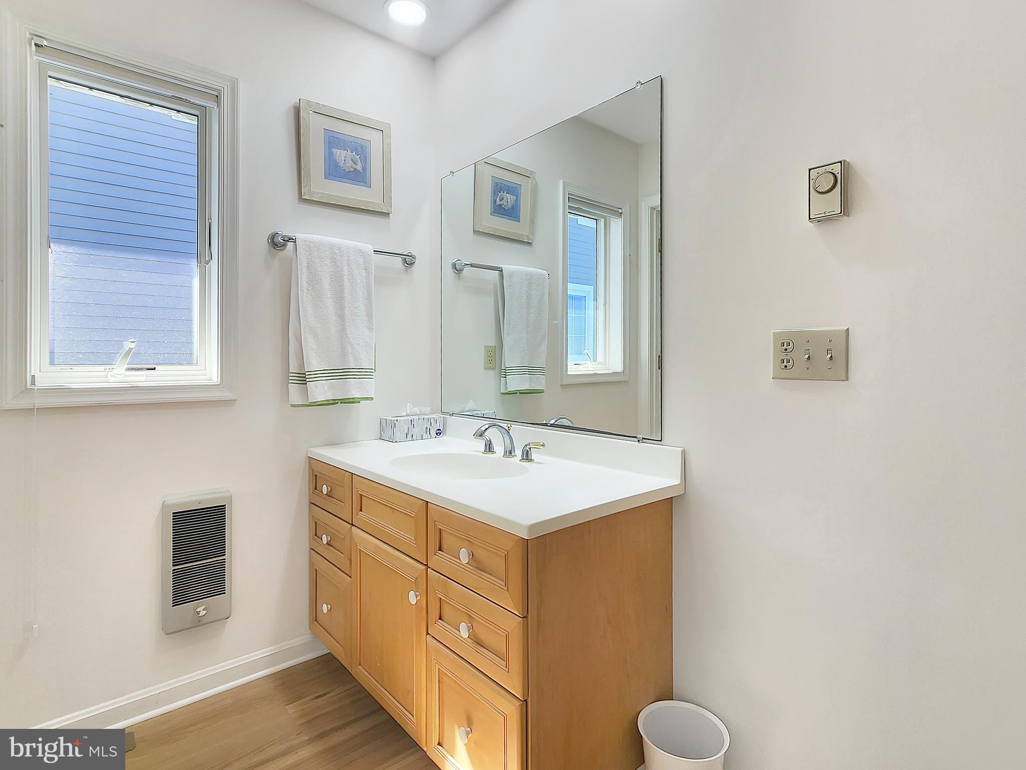 CAPTAIN'S COVE - Residential