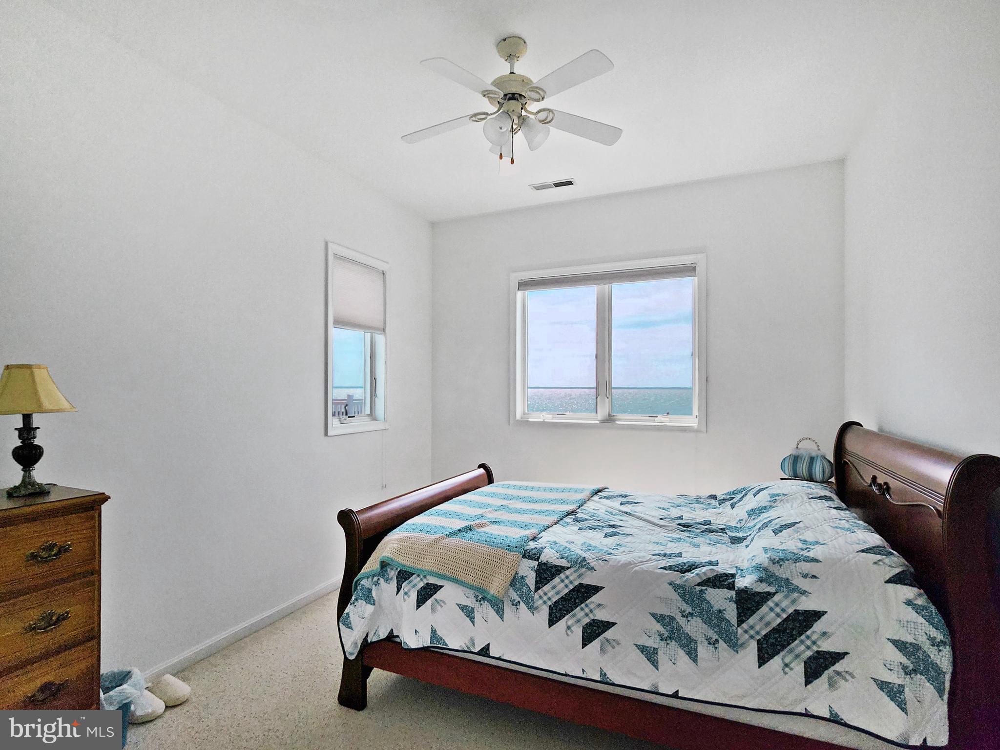 CAPTAIN'S COVE - Residential