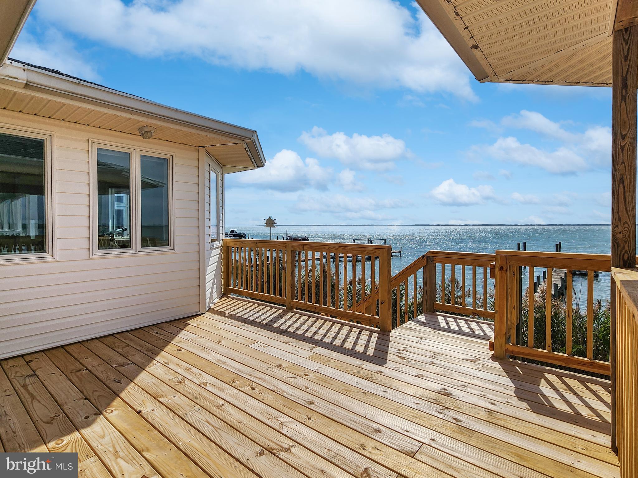 CAPTAIN'S COVE - Residential