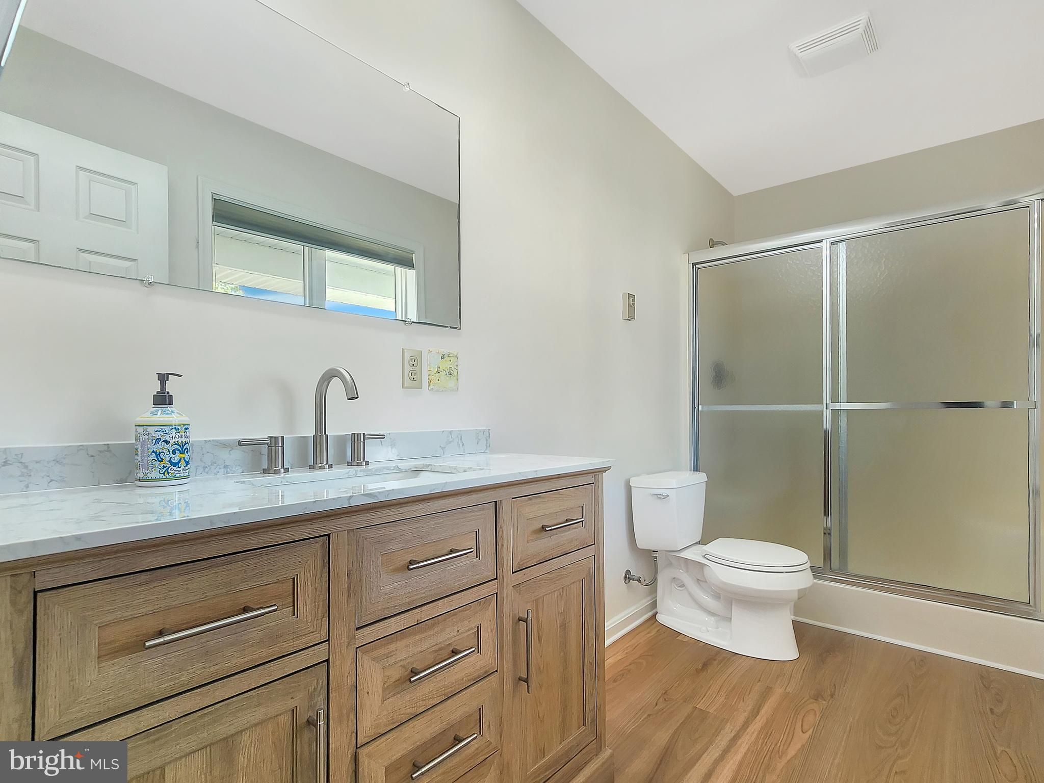 CAPTAIN'S COVE - Residential