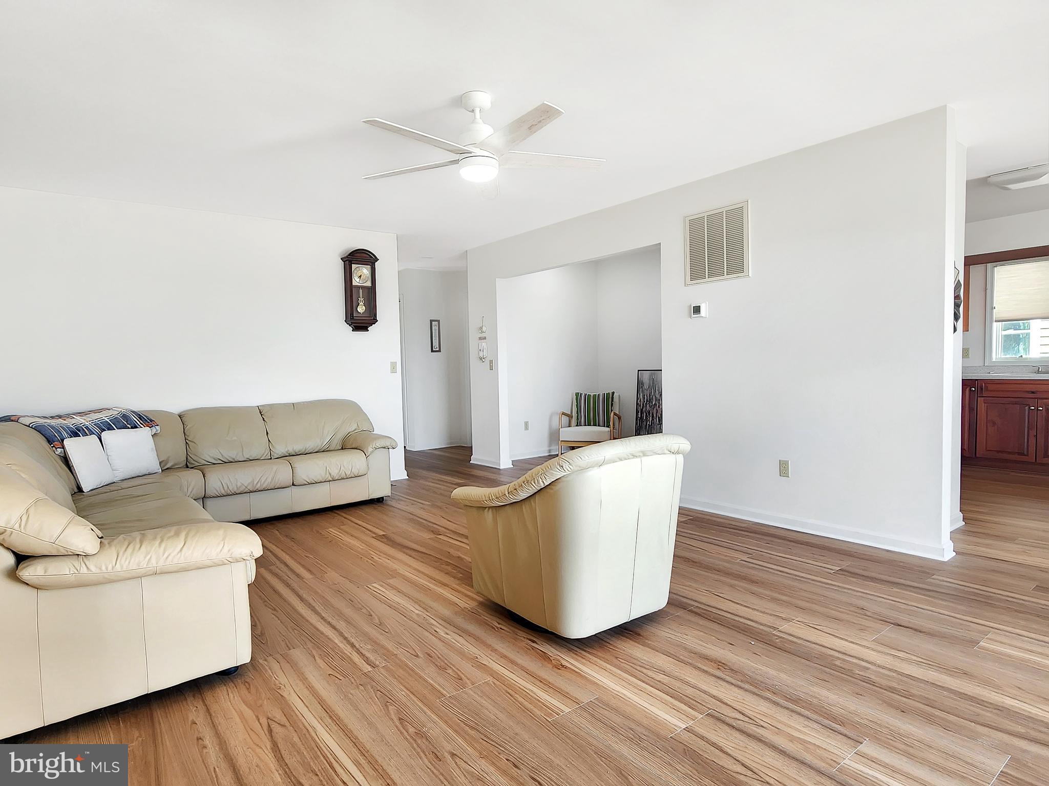 CAPTAIN'S COVE - Residential