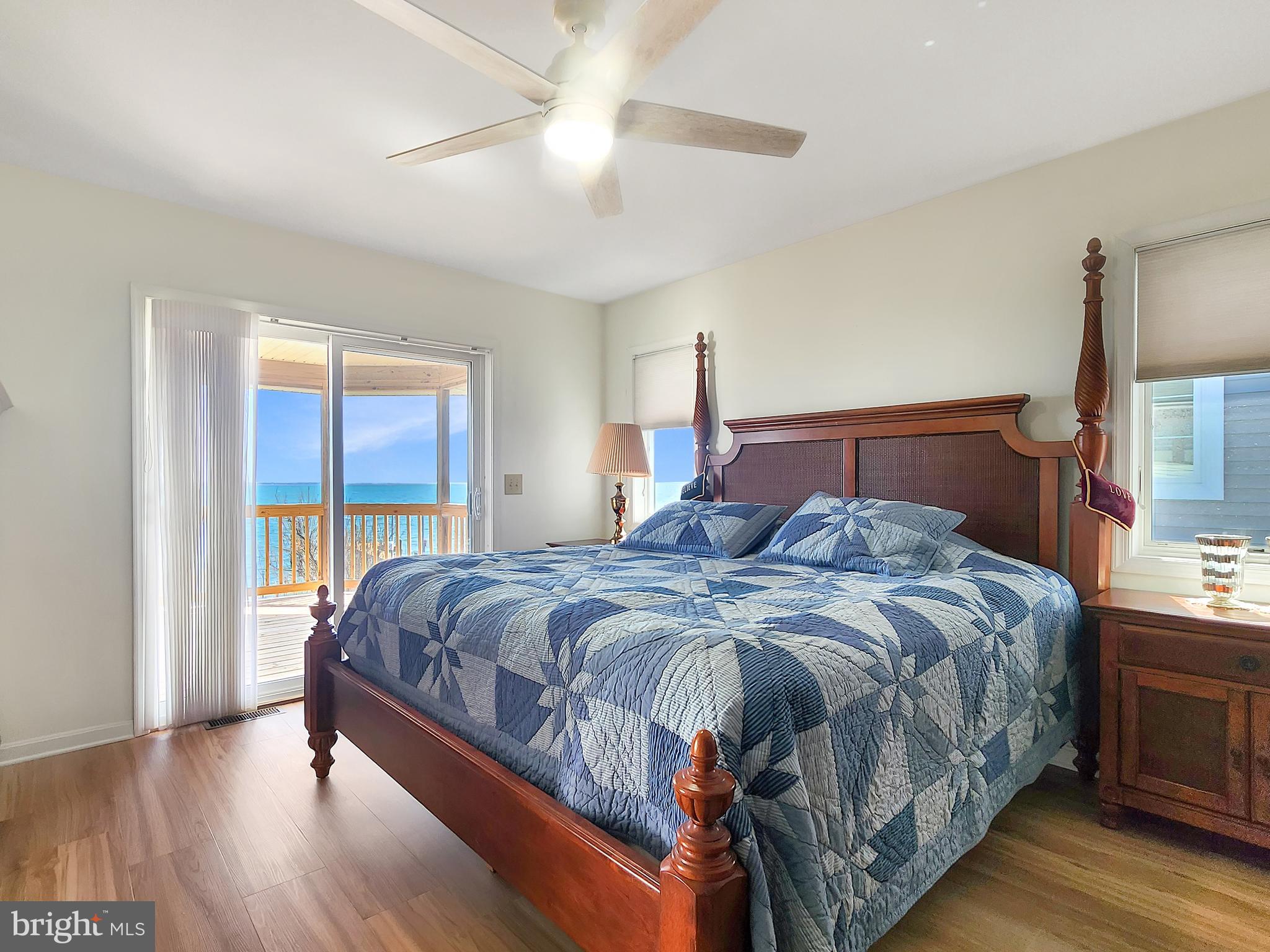 CAPTAIN'S COVE - Residential