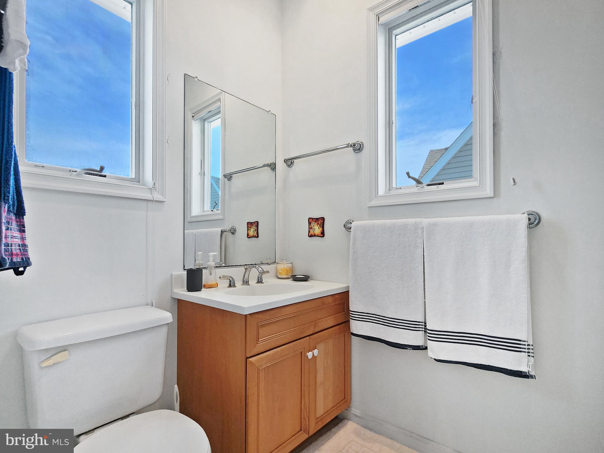 CAPTAIN'S COVE - Residential