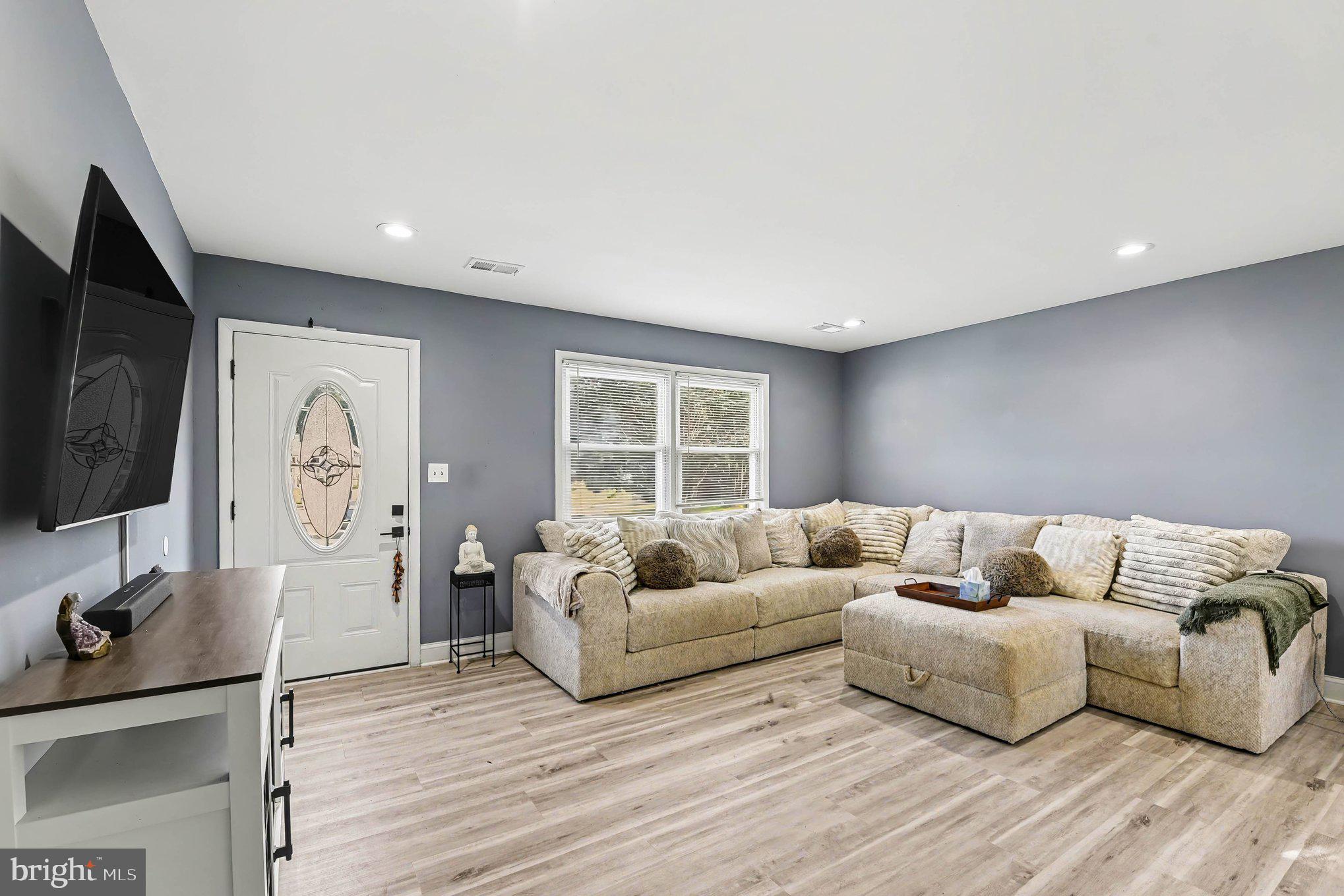 2502 BURLWOOD COURT