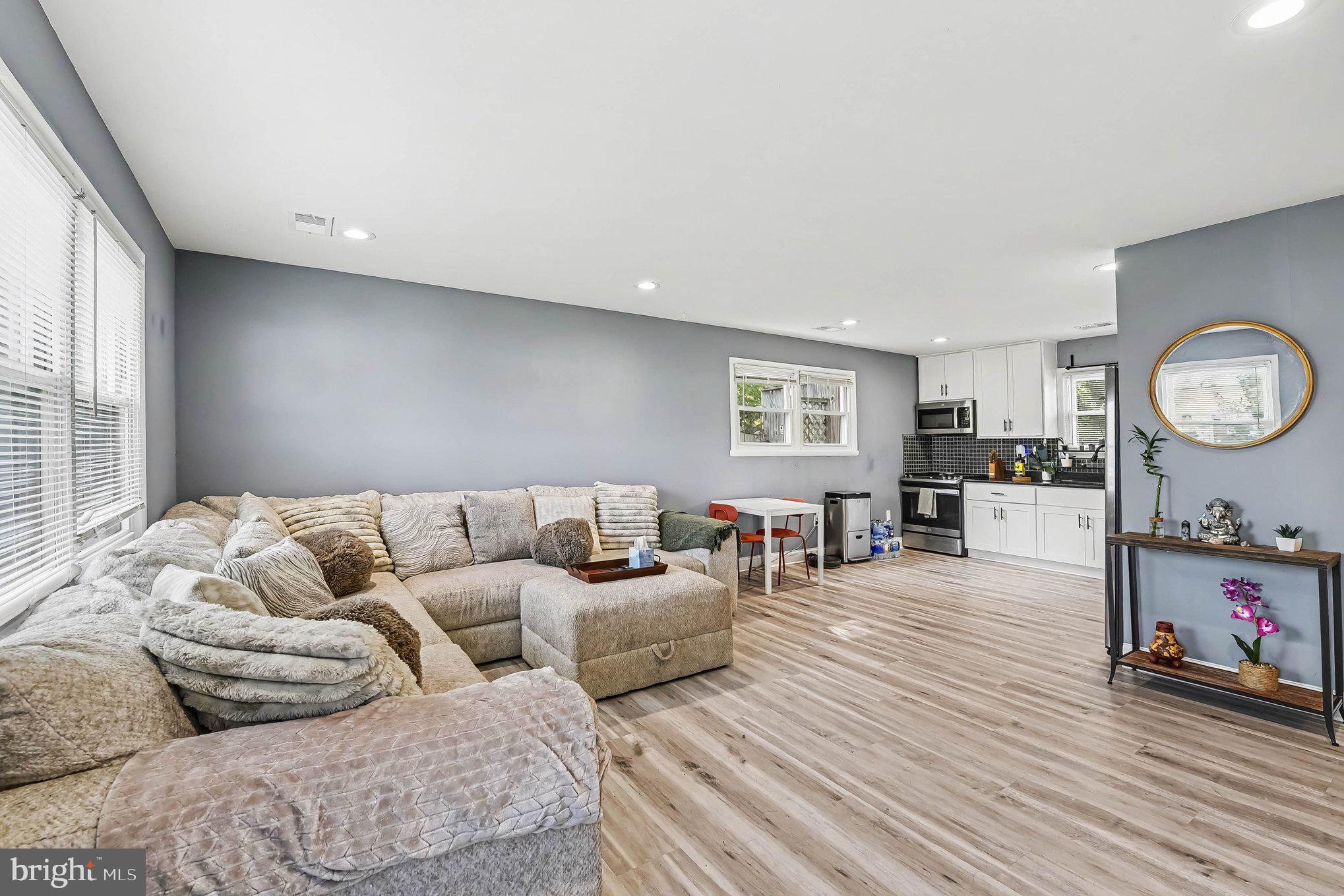 2502 BURLWOOD COURT