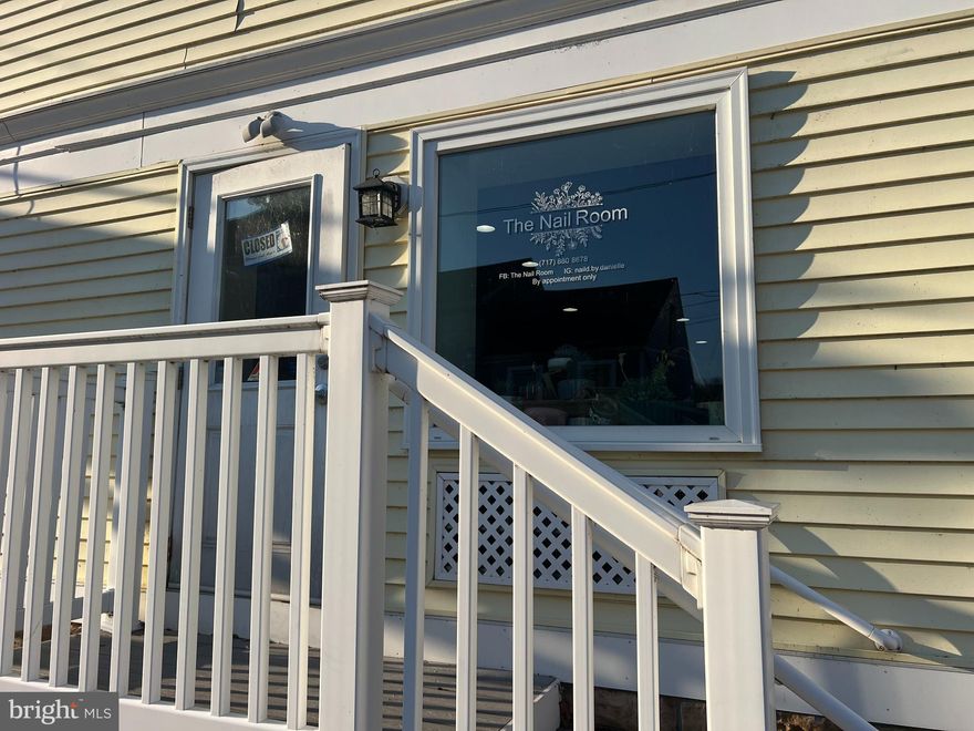 Give your business a fresh start in this 500 sq. ft. commercial space located in the heart of Marietta. With excellent visibility and a central location, this versatile unit is perfect for a variety of uses including barber or beauty services, retail, office, florist/nursery, or a clothing boutique.

The space rents for a flat monthly fee of $750, with the tenant responsible for electric only. Customers will appreciate the off-street parking available in the rear lot, offering added convenience for daily visits. The unit is clean, professional, and ready for your unique setup, whether you're starting something new or expanding your current business.

This is a great opportunity to establish or grow your presence in a thriving, small-town community. Available now – schedule your showing today!