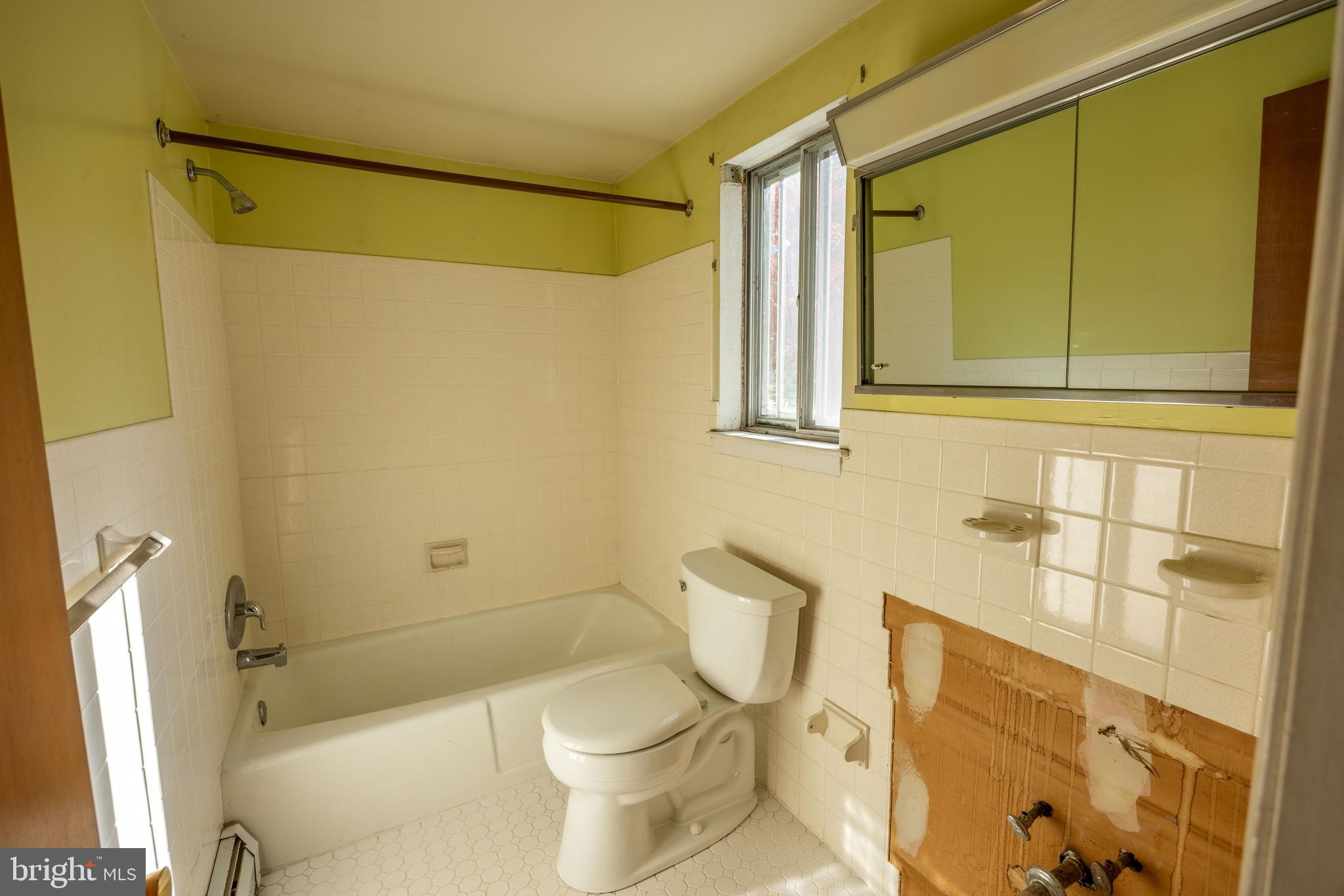 MEETINGHOUSE VIL - Residential