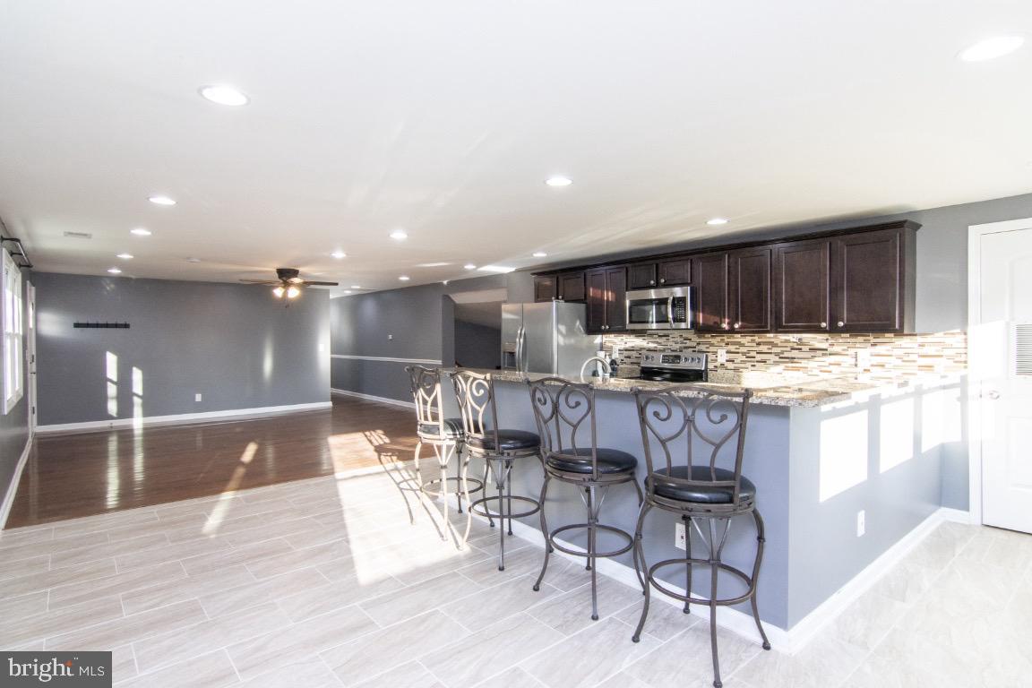 3405 PEBBLE DRIVE