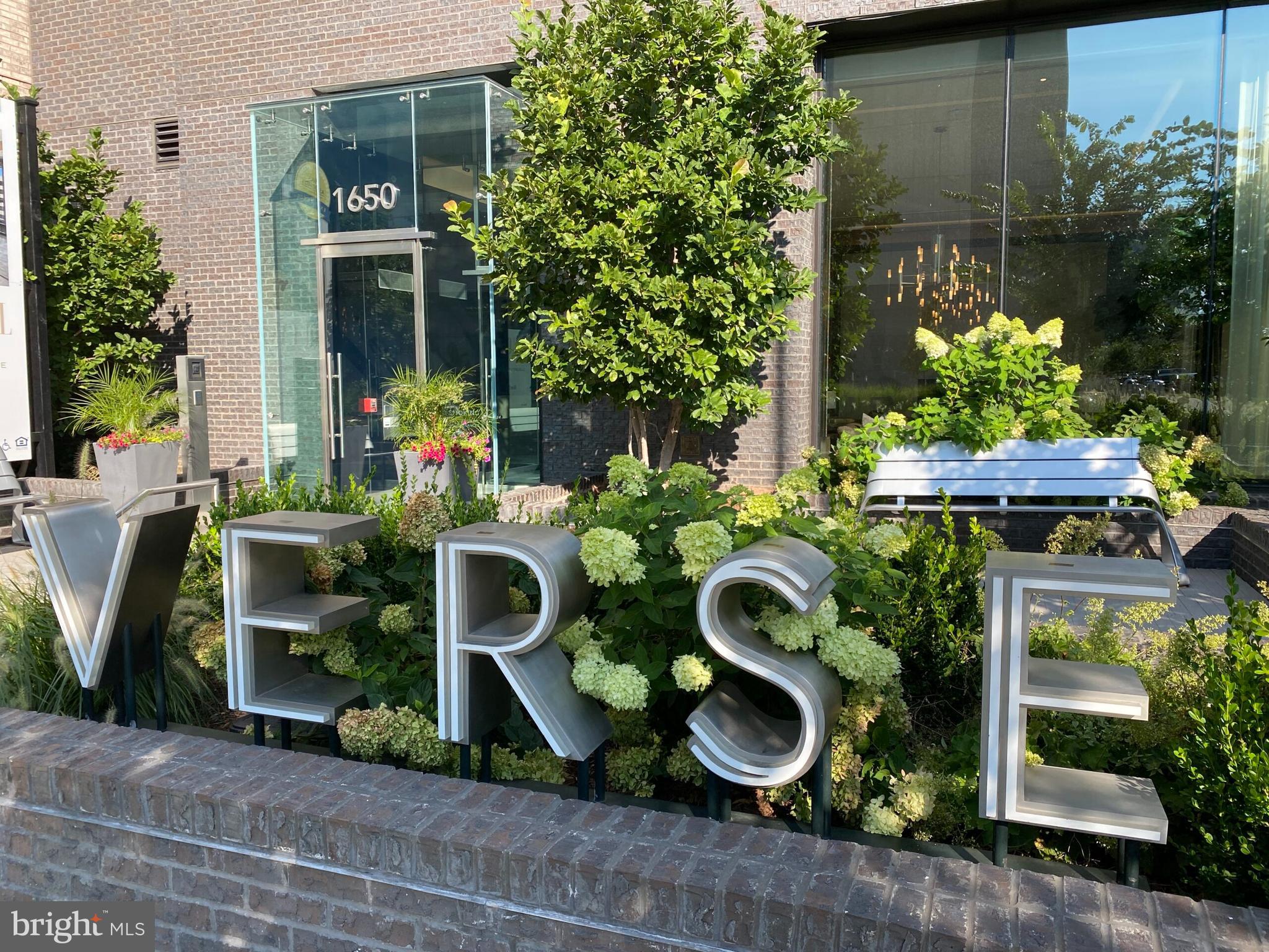 THE VERSE CONDO - Residential