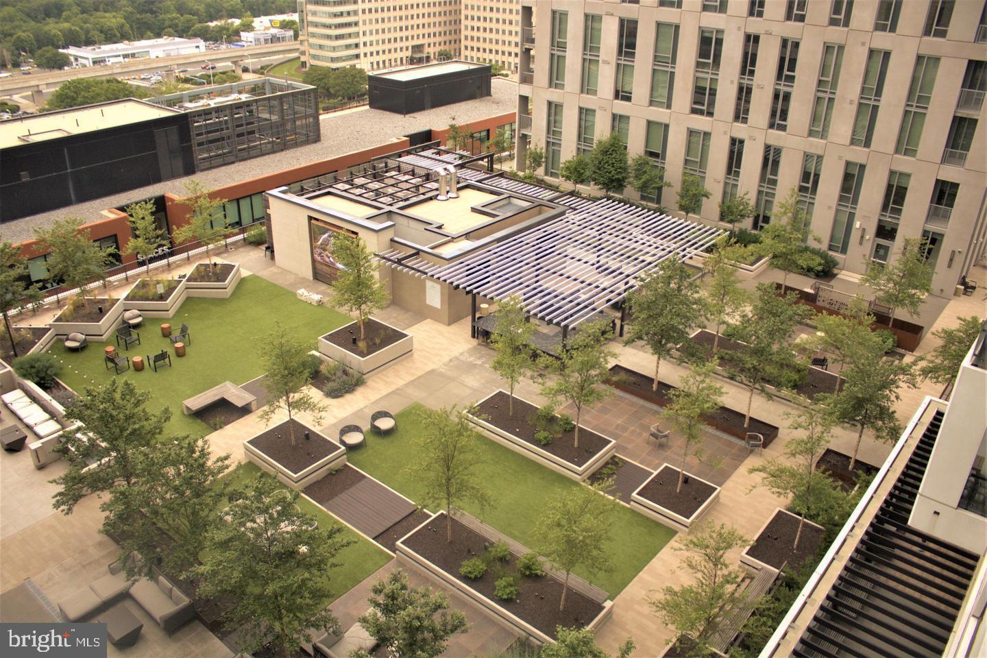 THE VERSE CONDO - Residential