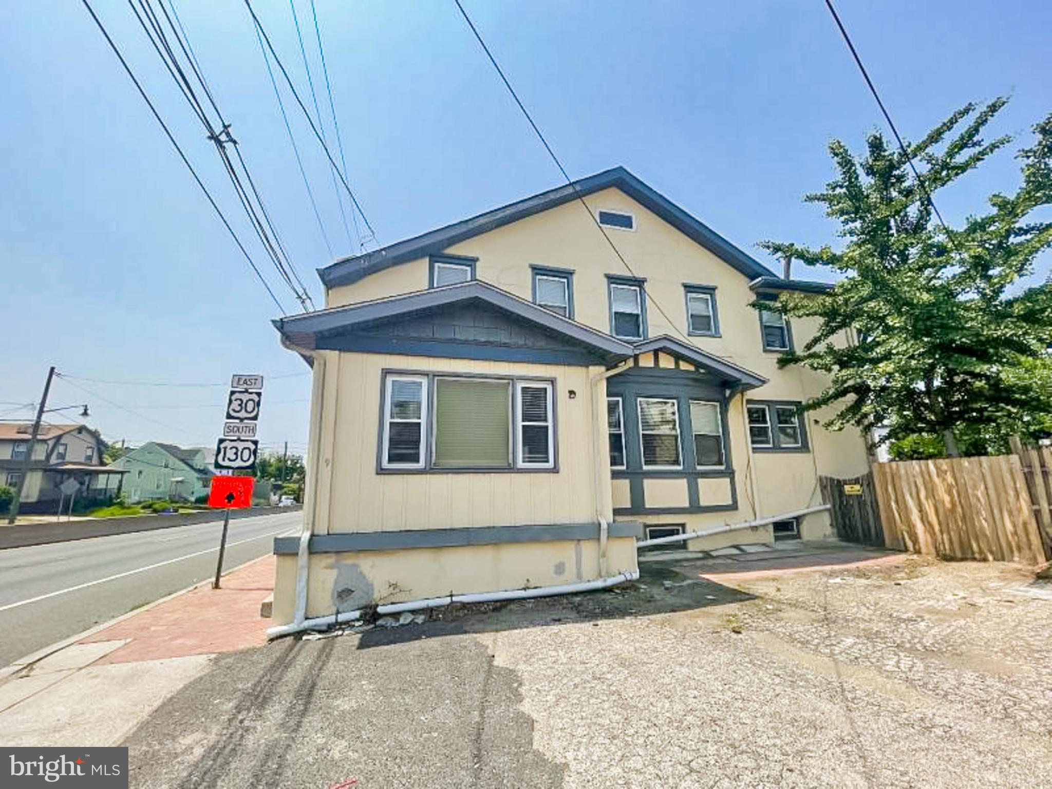 9 W CRESCENT BOULEVARD