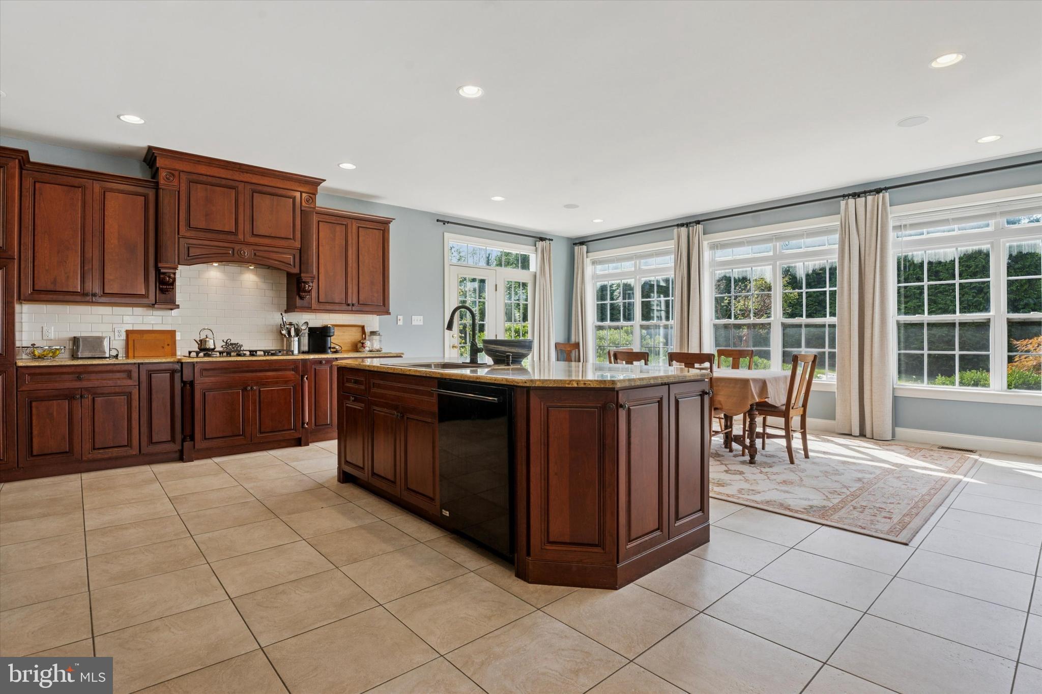 WHITE CLAY KNOLL - Residential