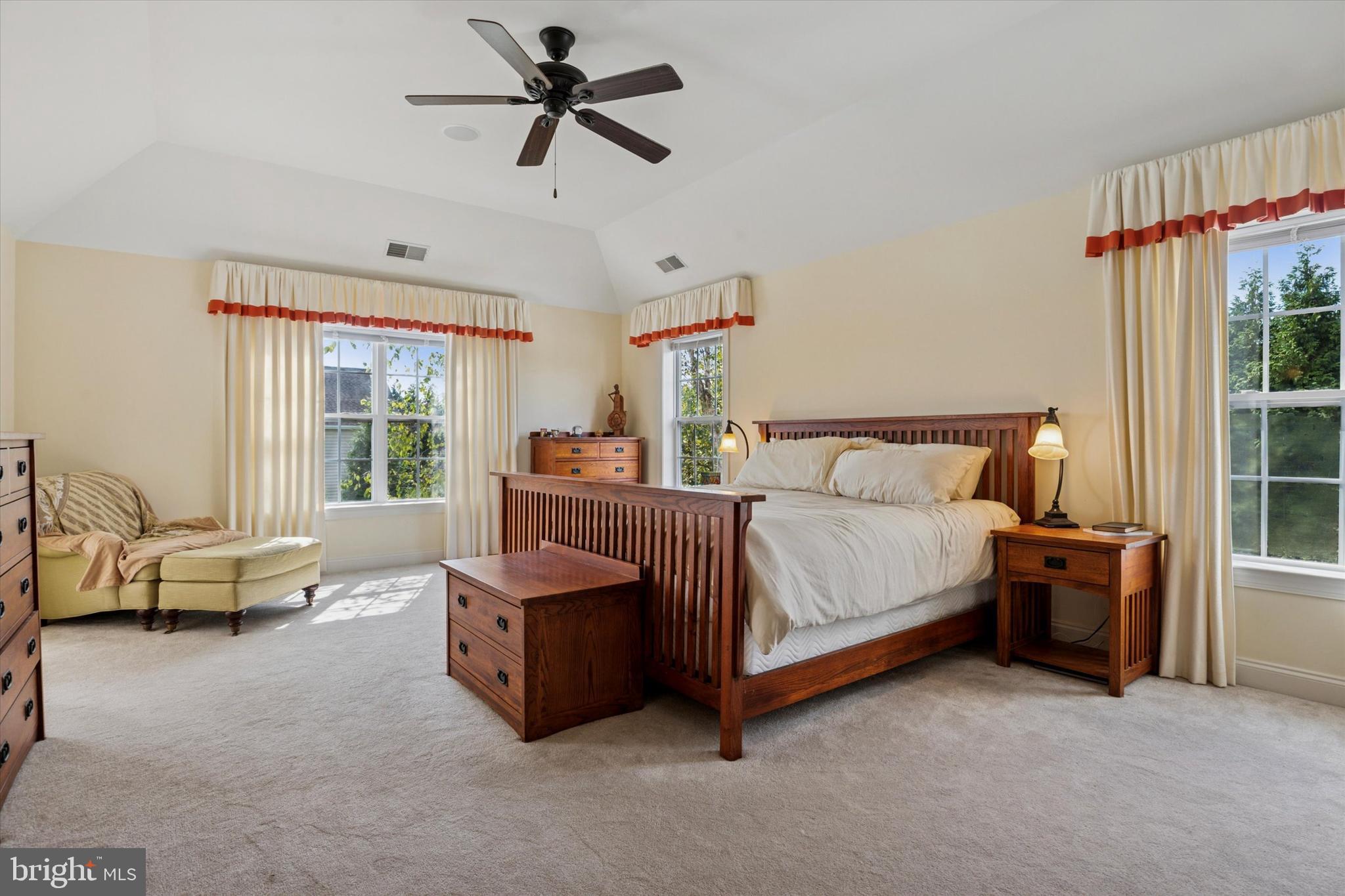 WHITE CLAY KNOLL - Residential