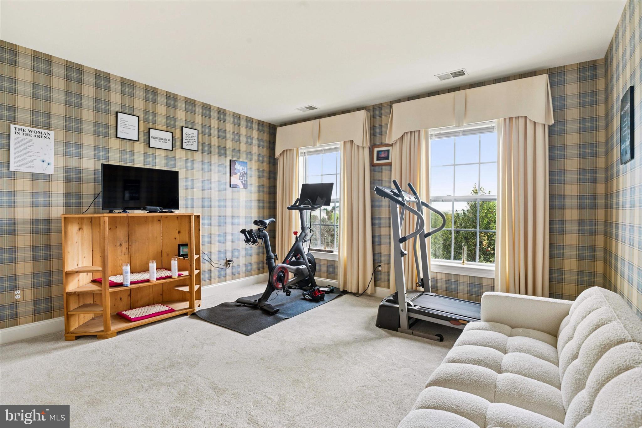 WHITE CLAY KNOLL - Residential