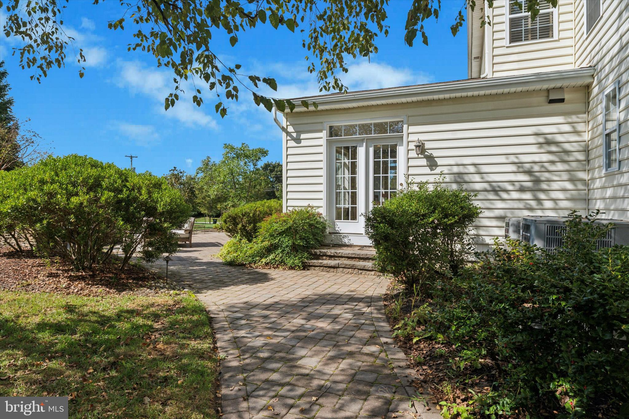 WHITE CLAY KNOLL - Residential