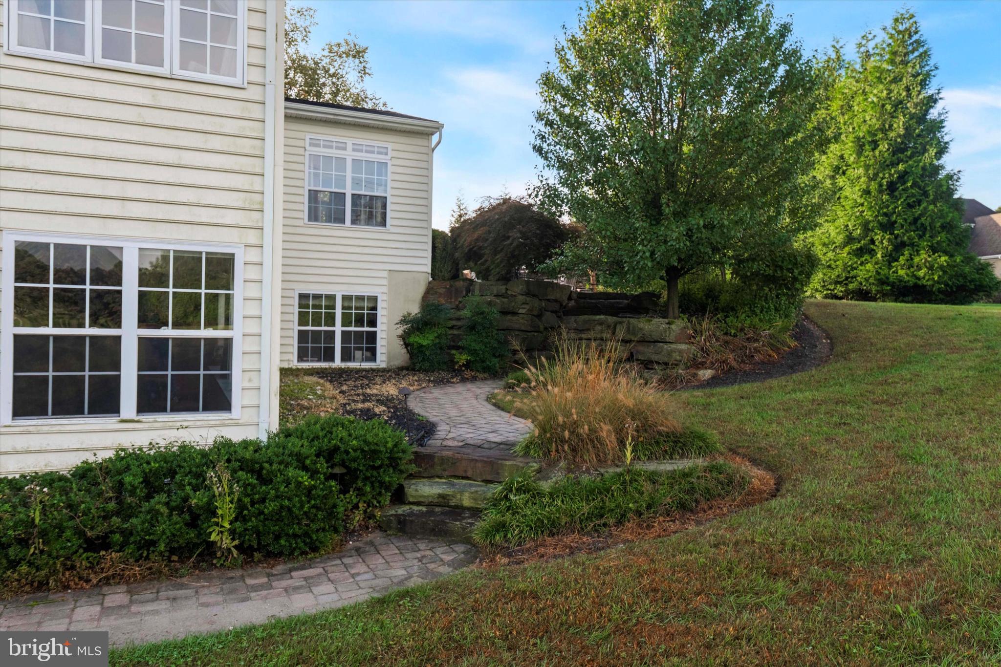 WHITE CLAY KNOLL - Residential