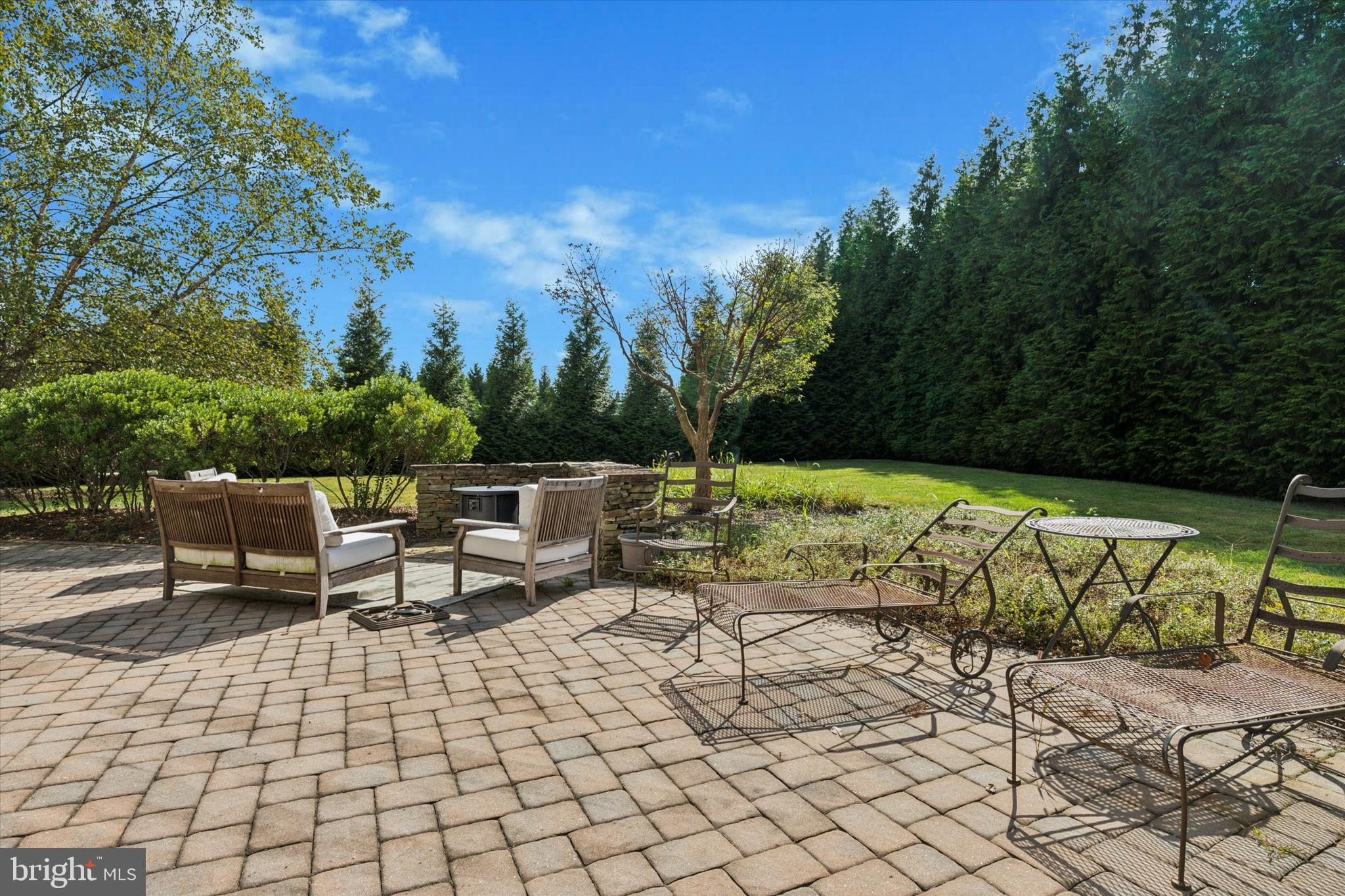 WHITE CLAY KNOLL - Residential