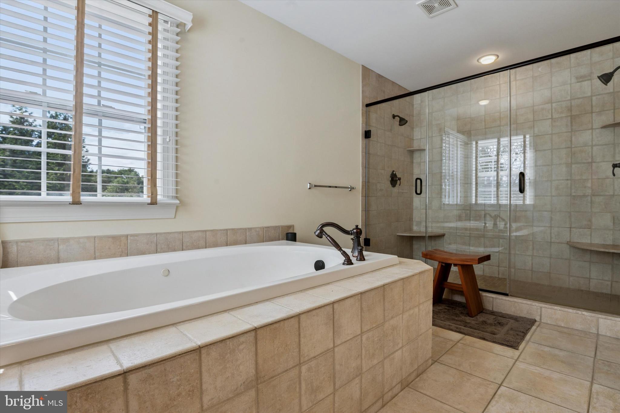 WHITE CLAY KNOLL - Residential