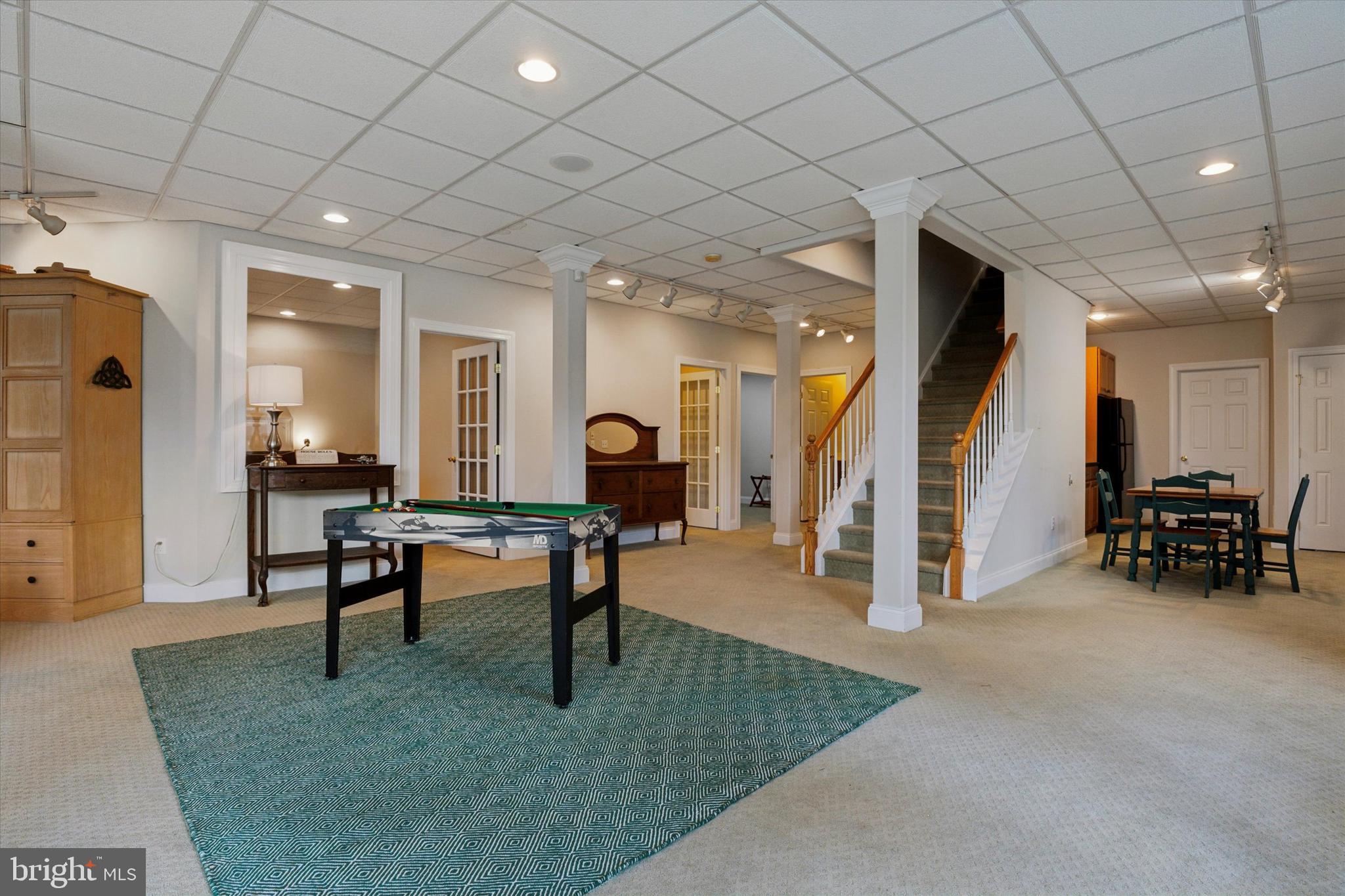 WHITE CLAY KNOLL - Residential