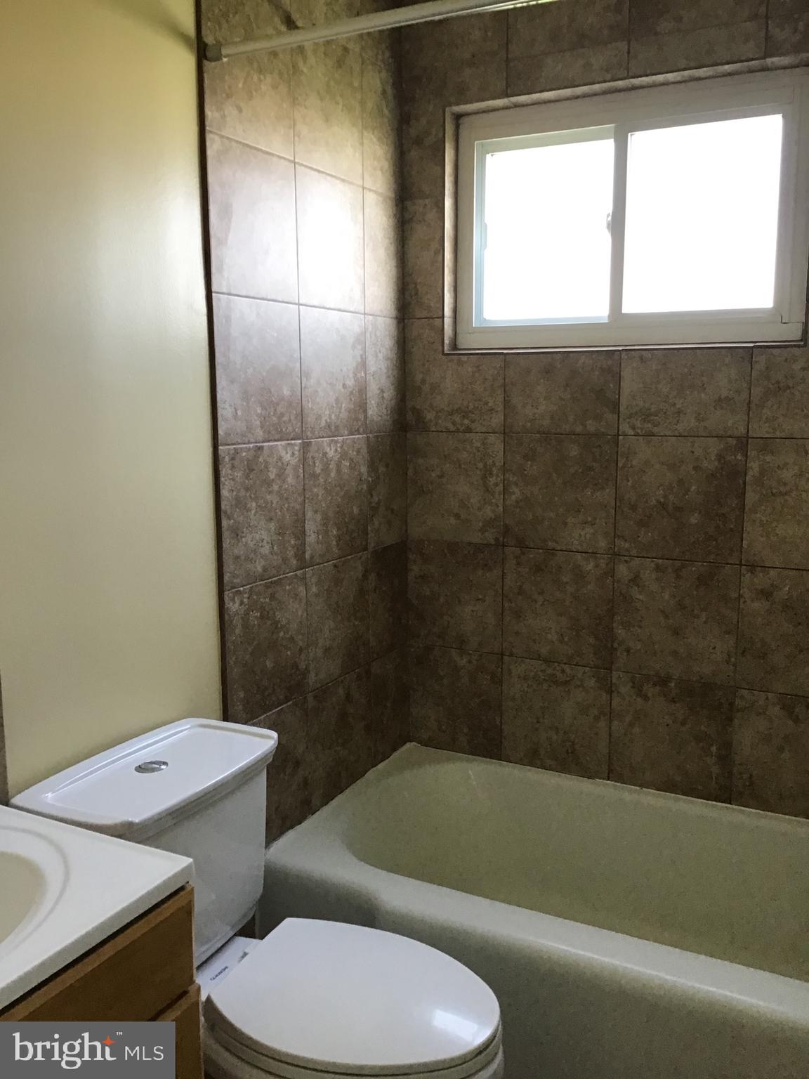 IVERSON MEWS CONDOMINIUM - Residential Lease