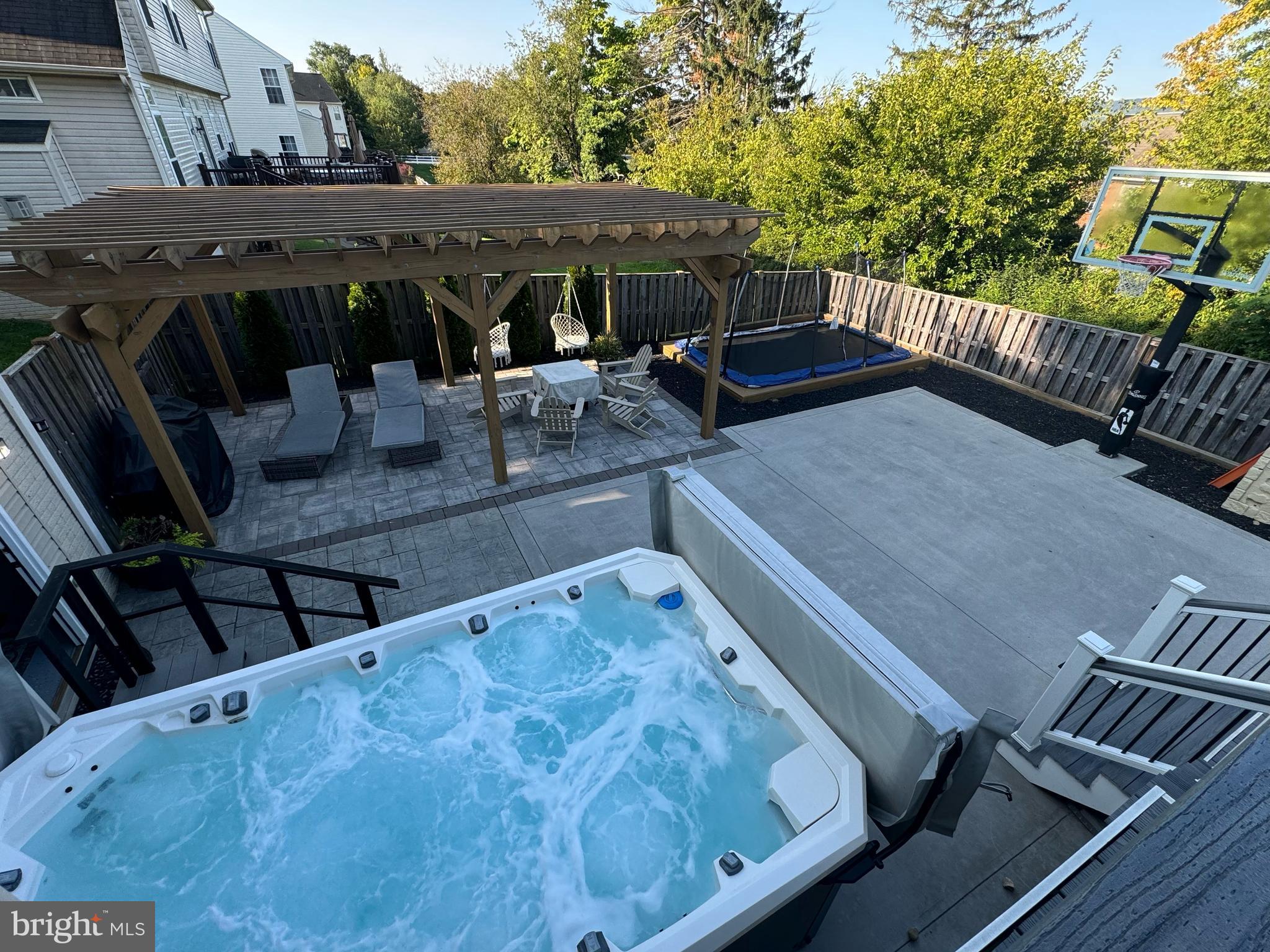 NEW TOWN MEADOWS - Residential