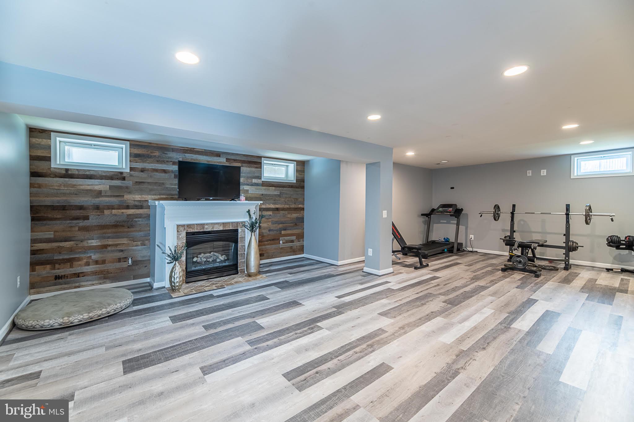 NEW TOWN MEADOWS - Residential