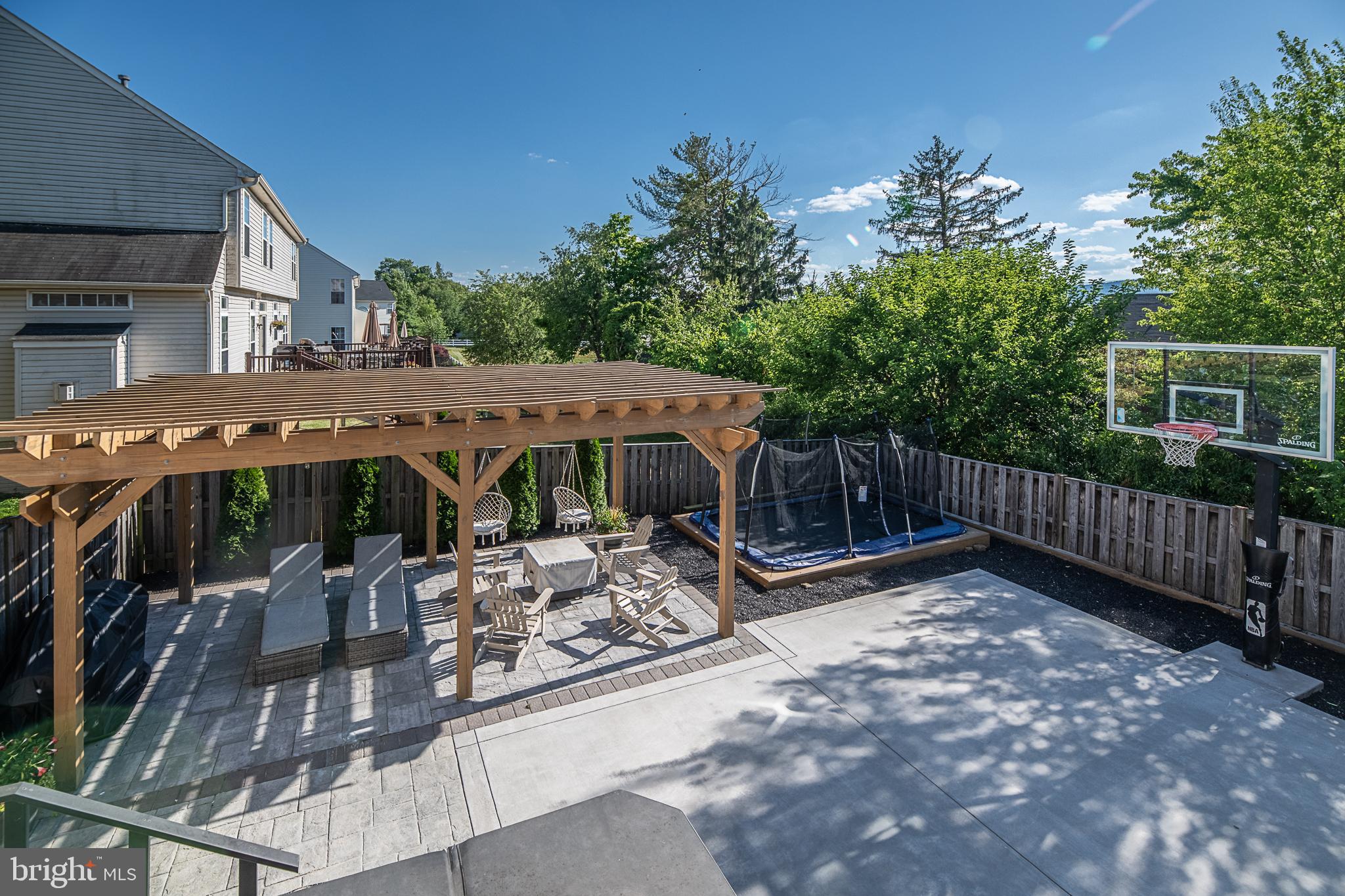 NEW TOWN MEADOWS - Residential