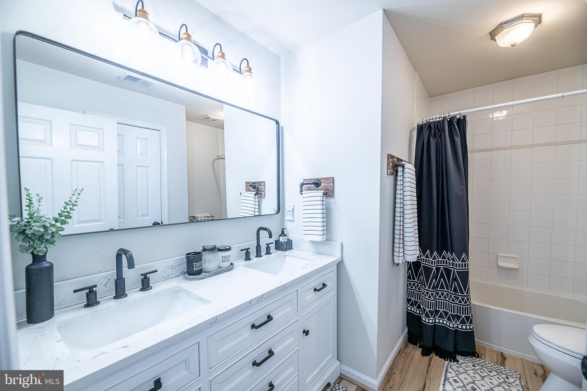 NEW TOWN MEADOWS - Residential