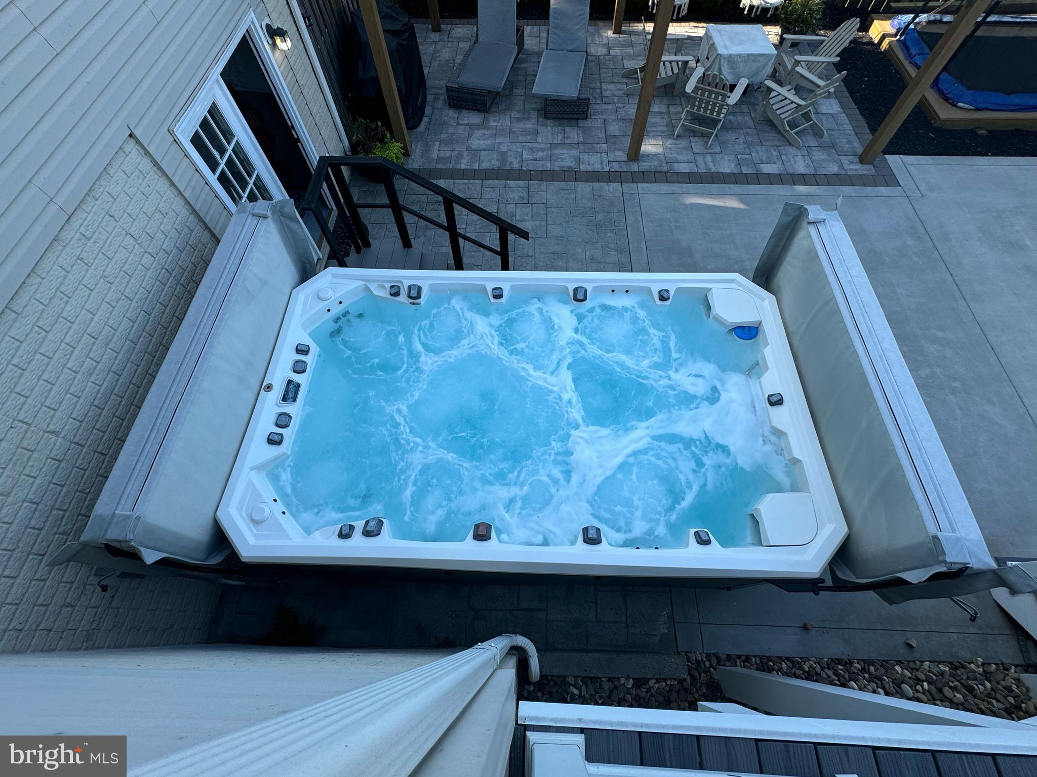 NEW TOWN MEADOWS - Residential