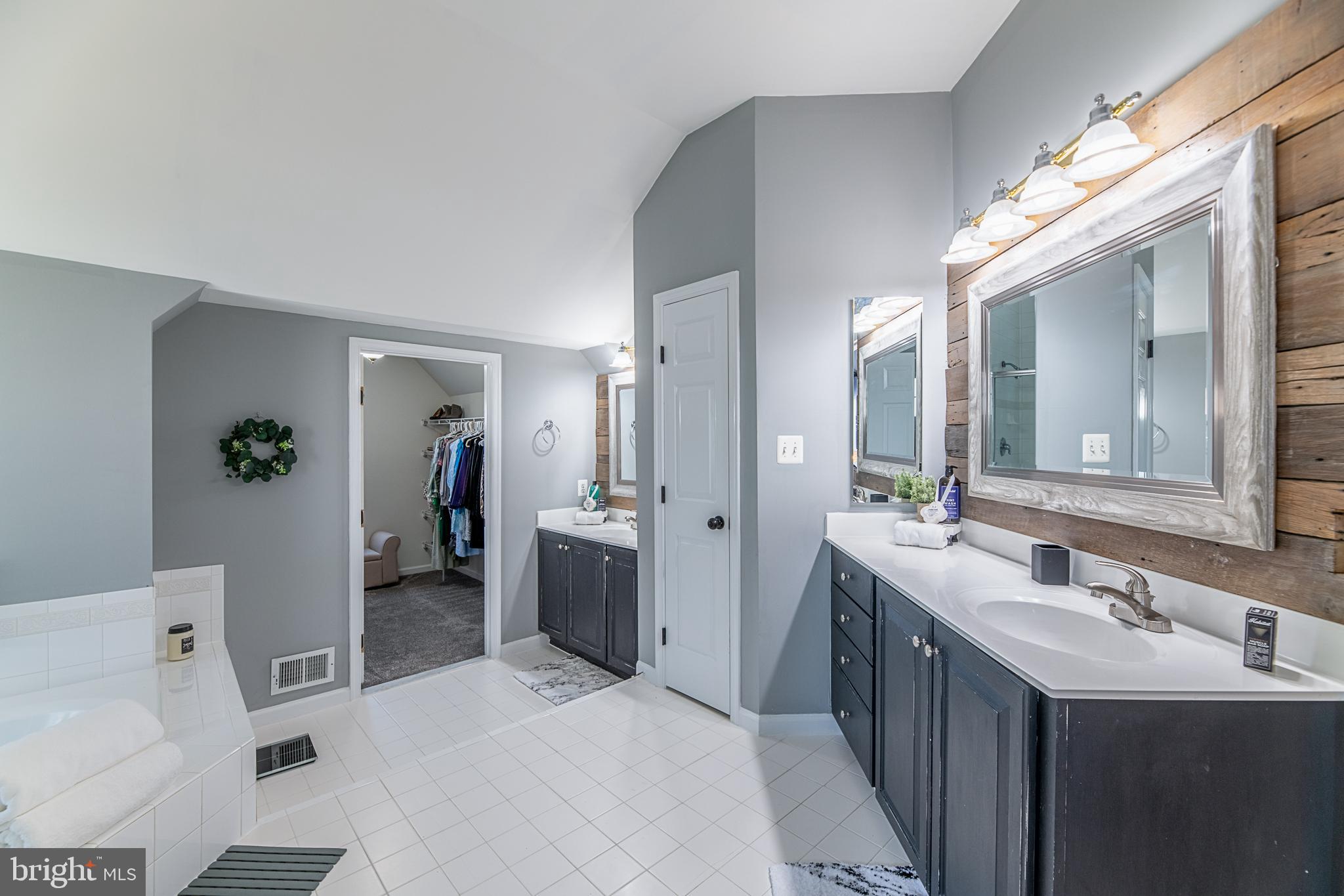 NEW TOWN MEADOWS - Residential