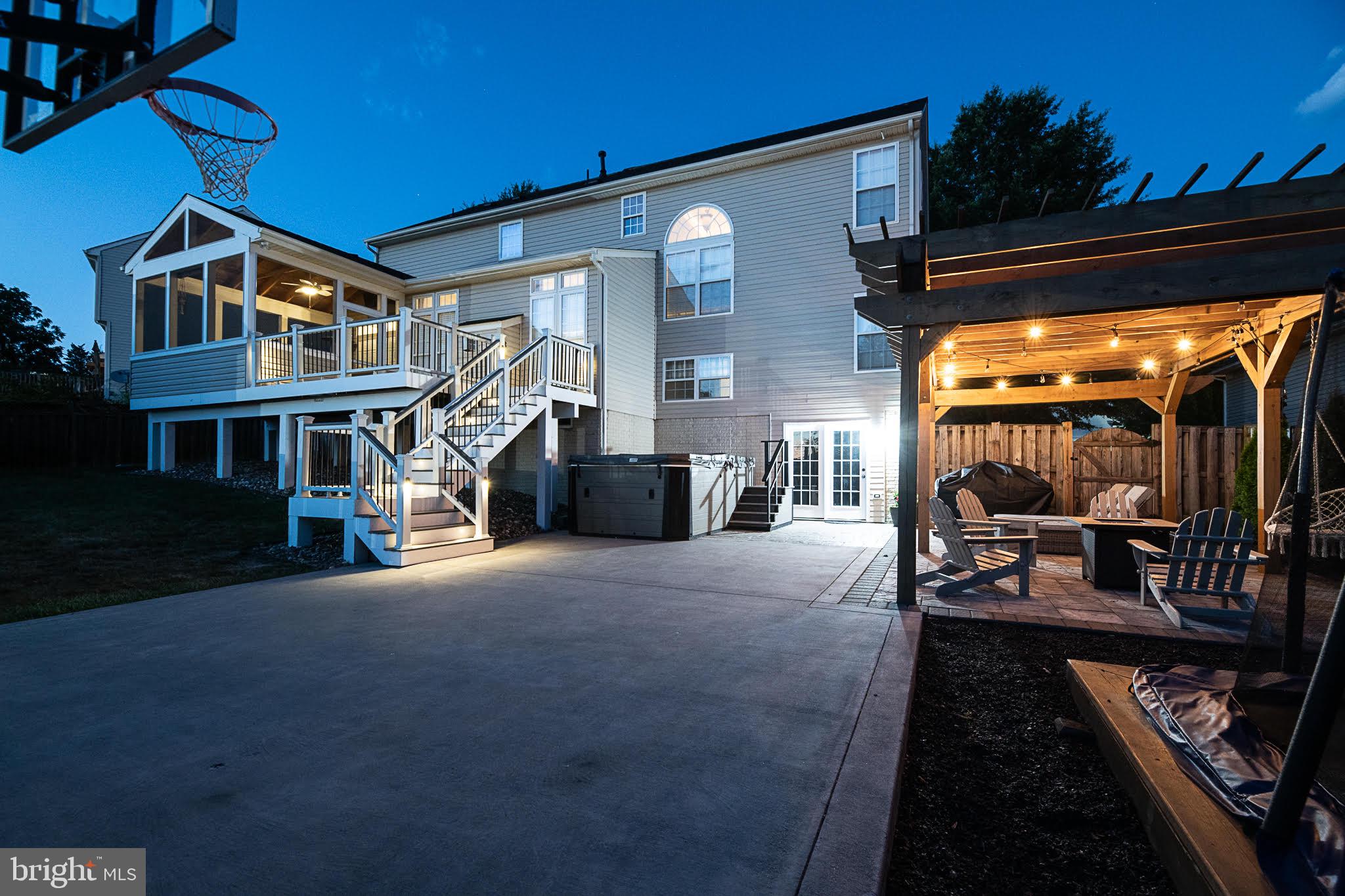 NEW TOWN MEADOWS - Residential