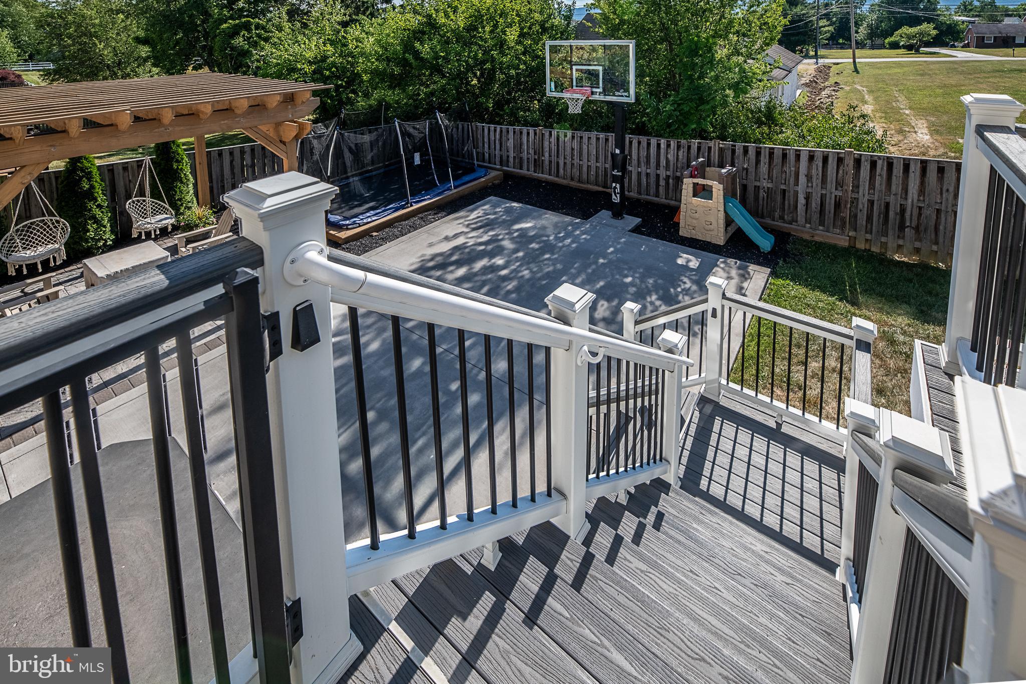 NEW TOWN MEADOWS - Residential