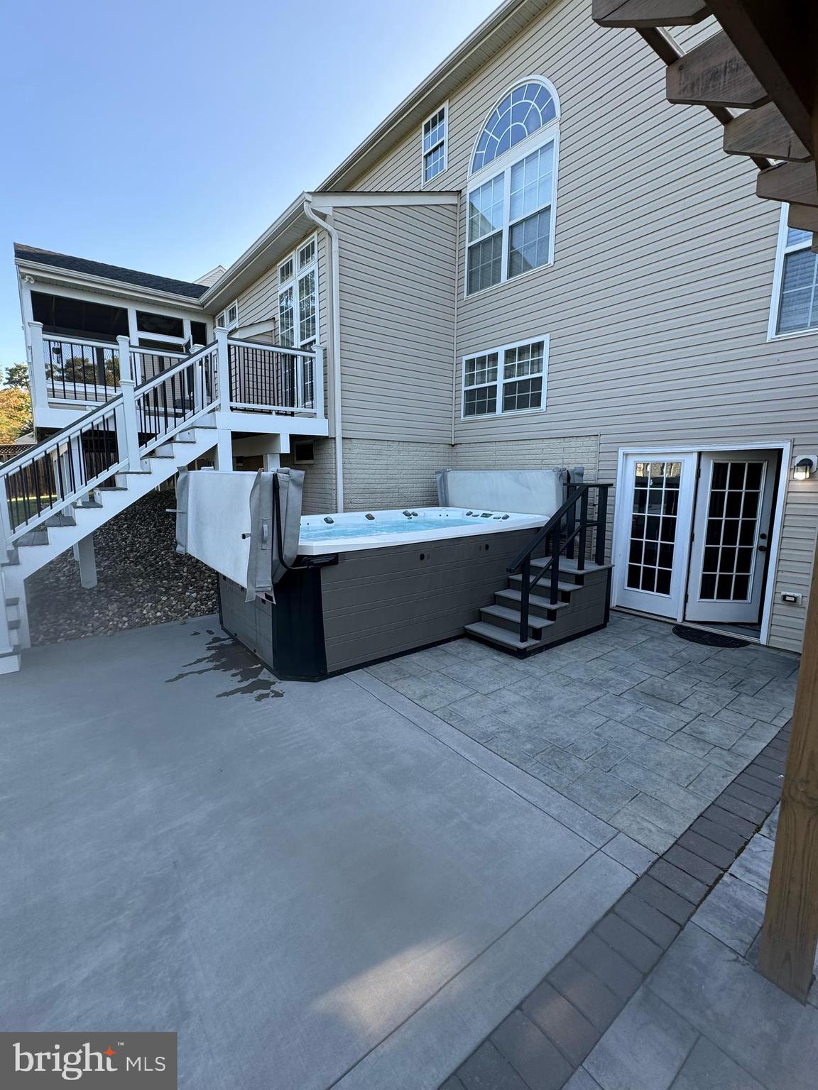 NEW TOWN MEADOWS - Residential