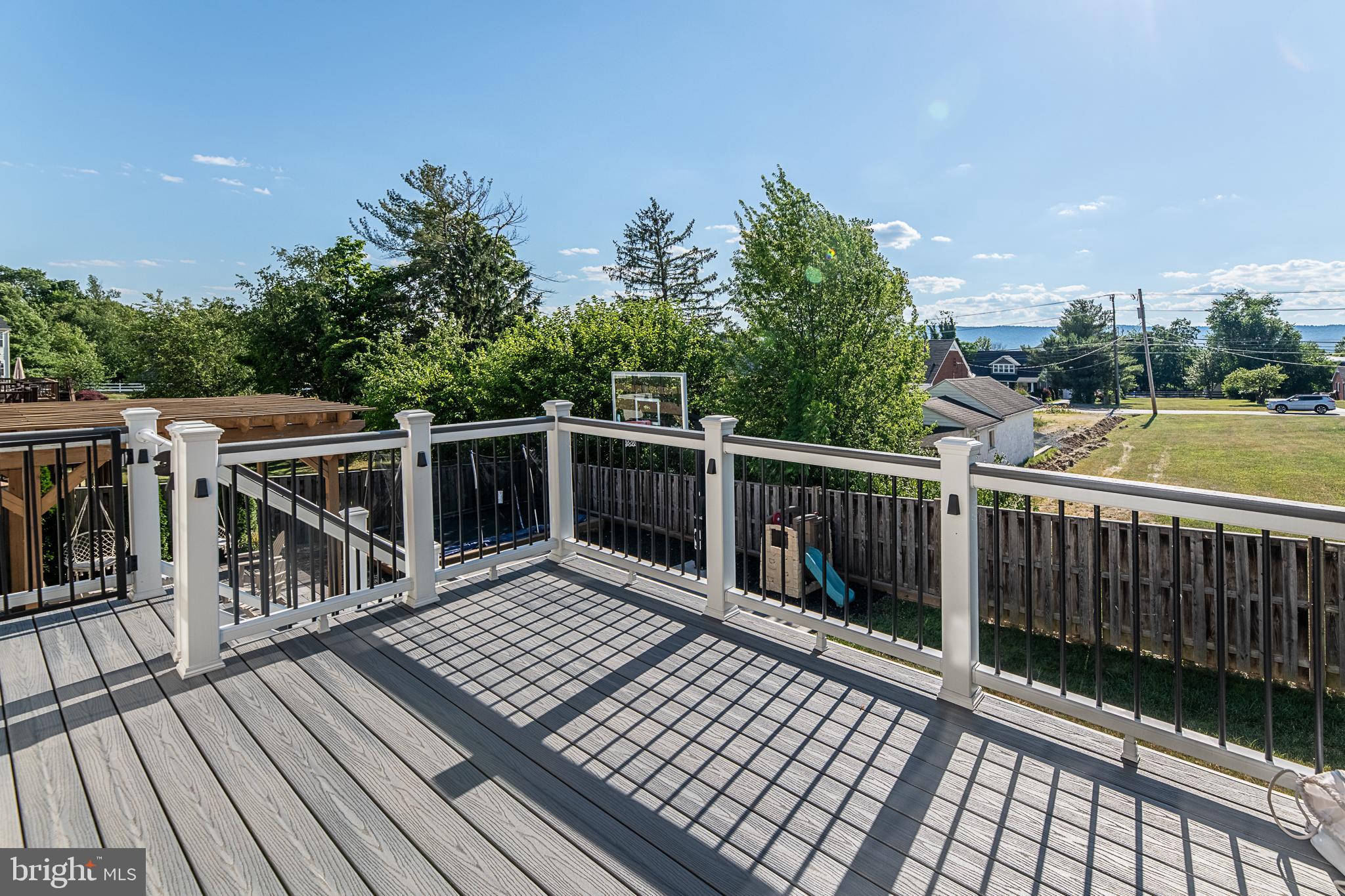 NEW TOWN MEADOWS - Residential