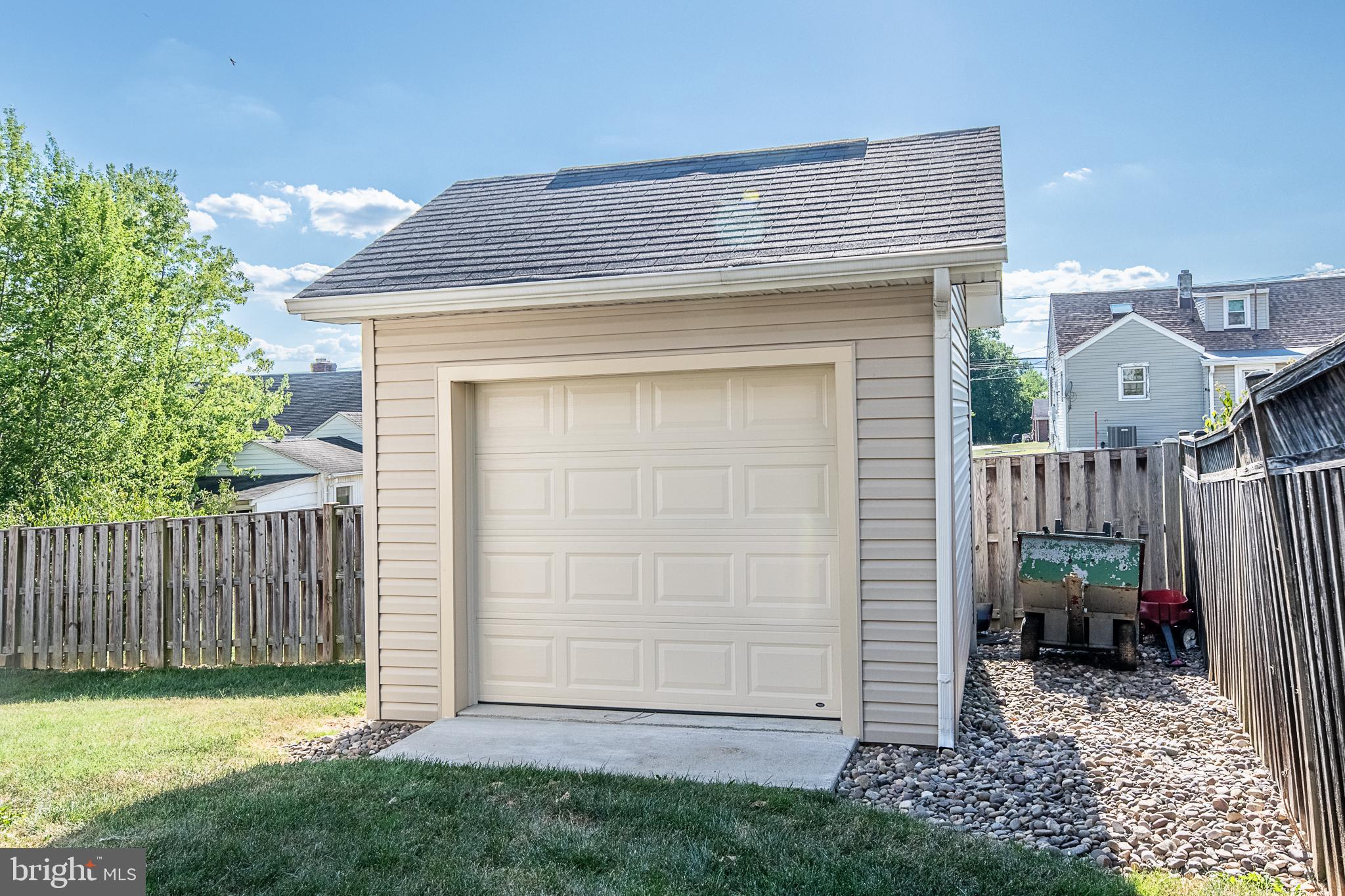 NEW TOWN MEADOWS - Residential