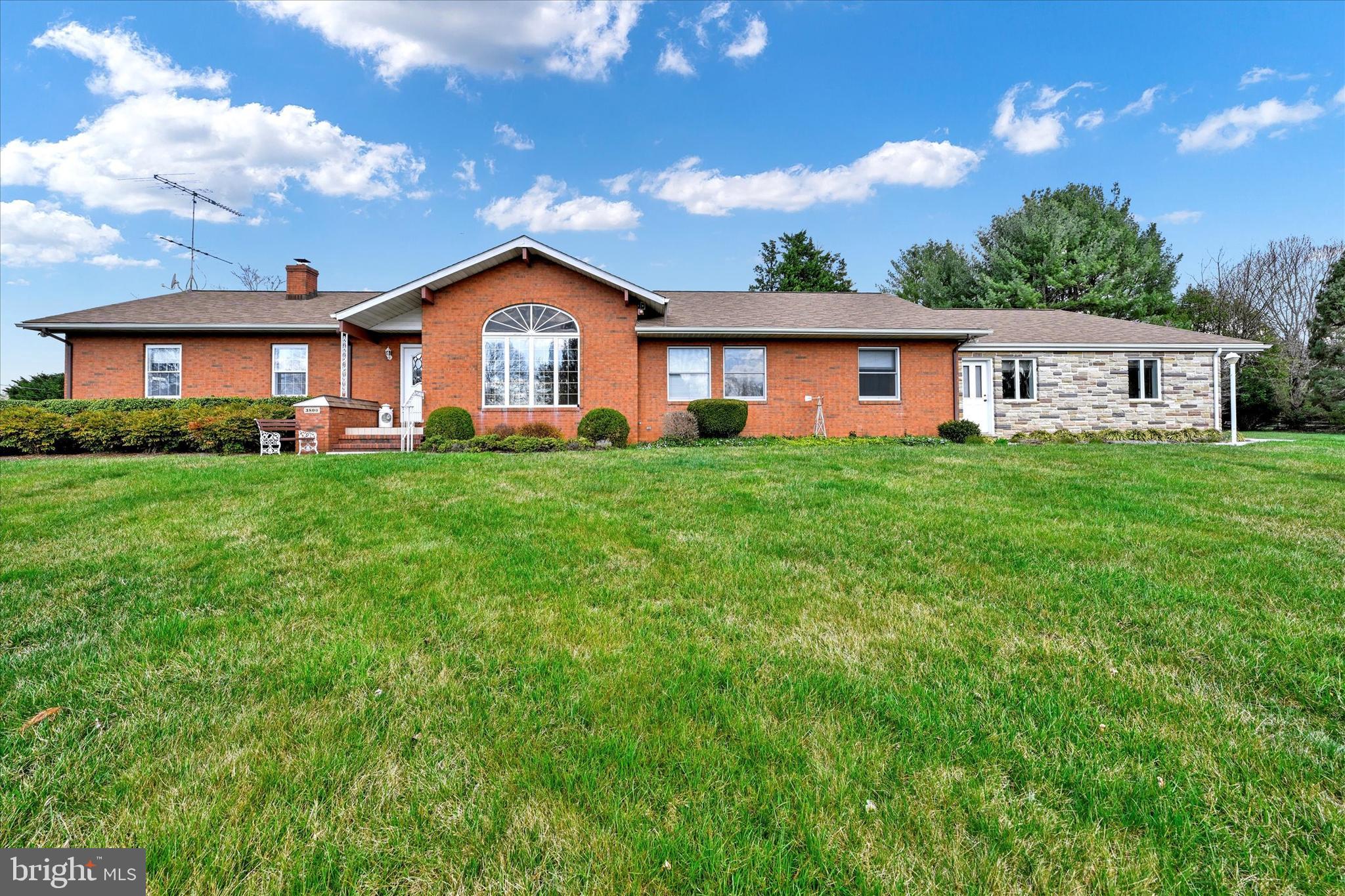 MANOR GLEN - Residential