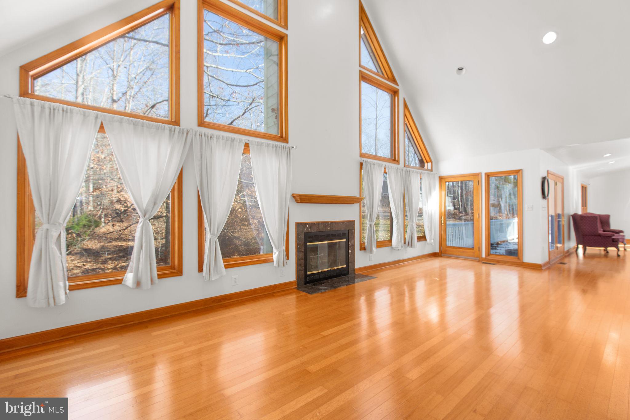 ROLLING WOODS - Residential