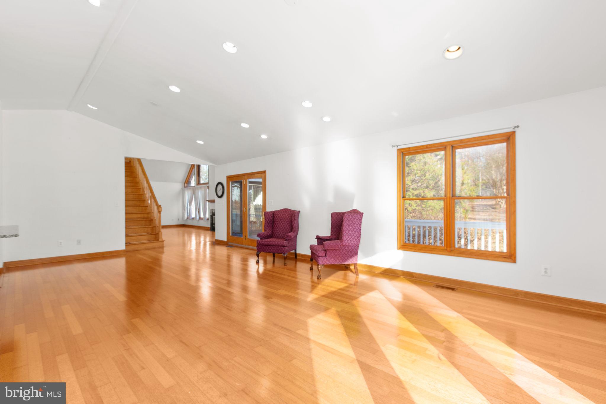 ROLLING WOODS - Residential