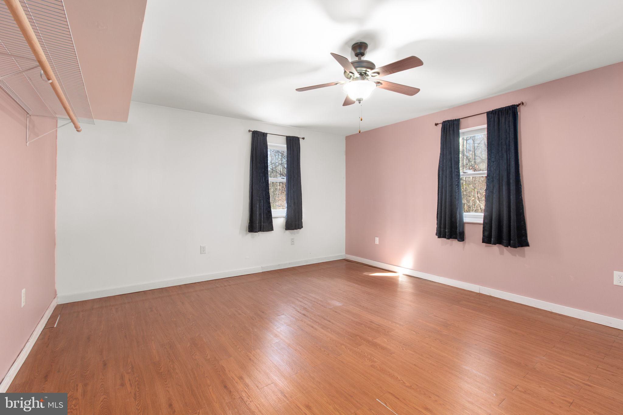 ROLLING WOODS - Residential