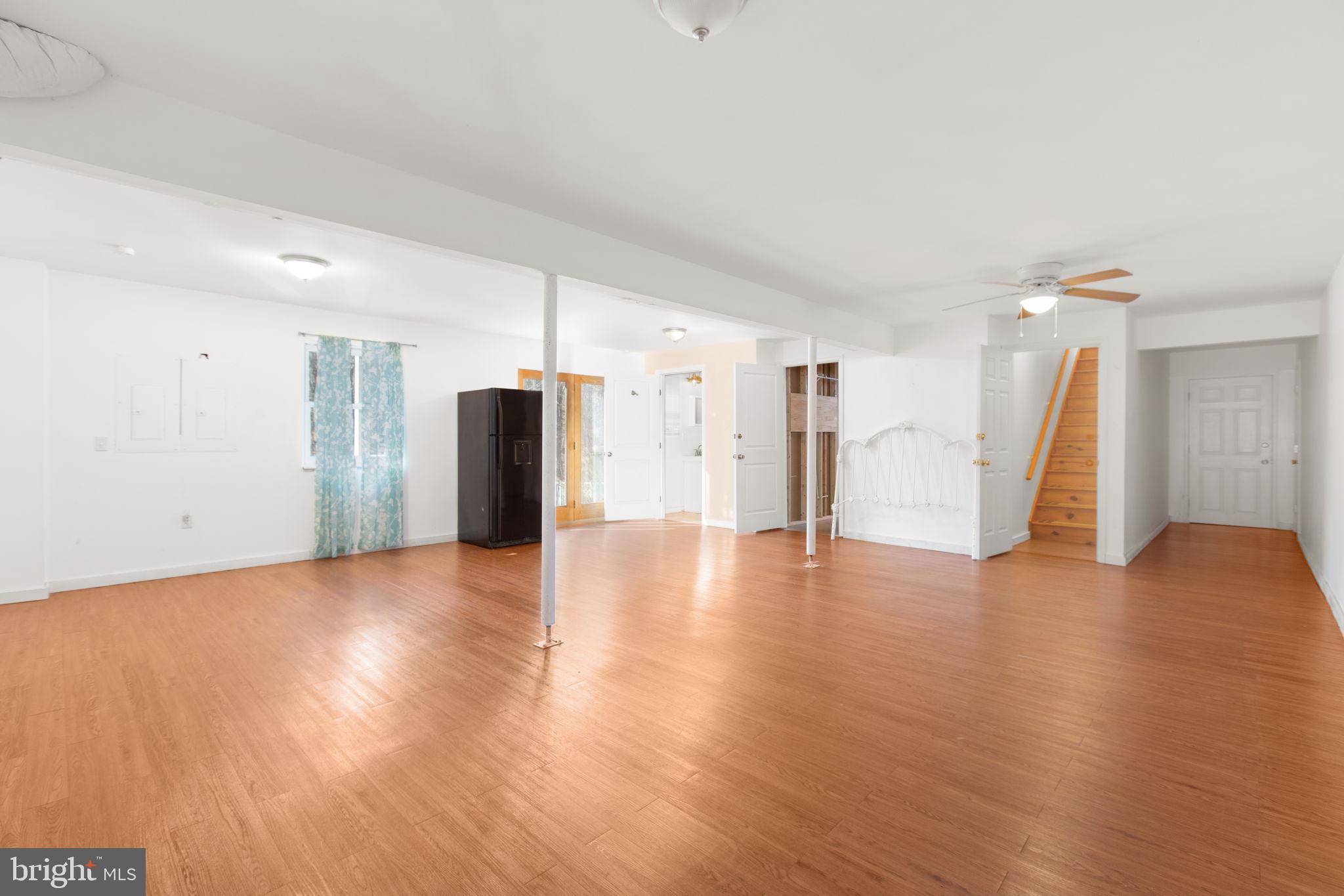 ROLLING WOODS - Residential