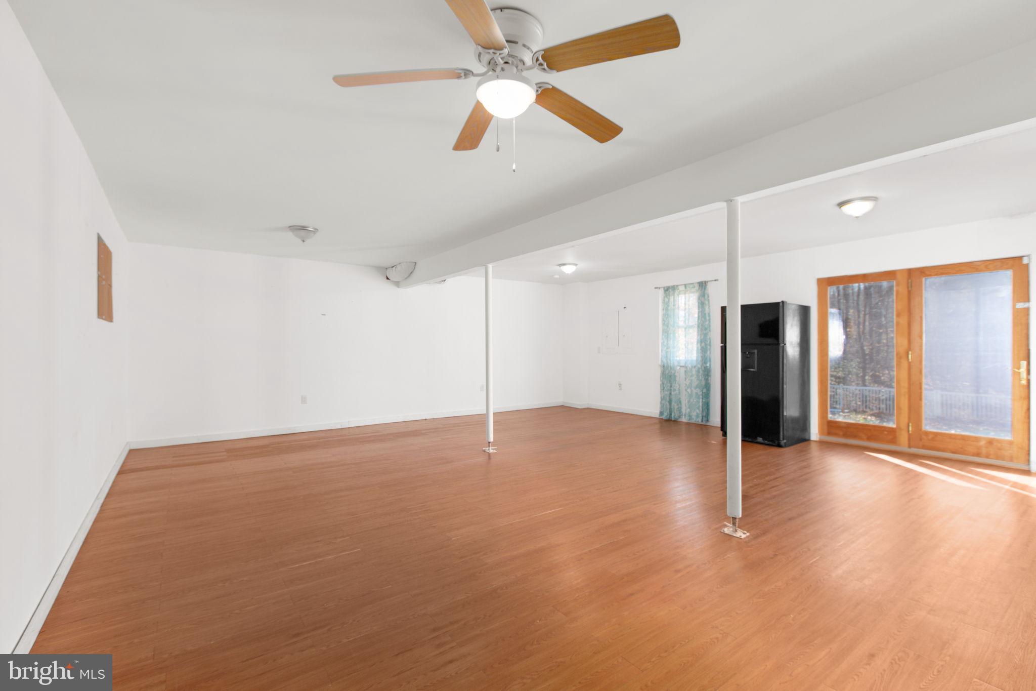 ROLLING WOODS - Residential