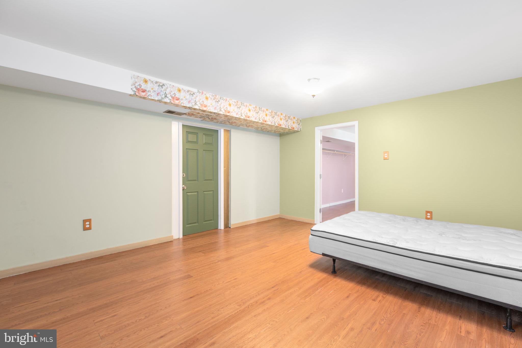 ROLLING WOODS - Residential