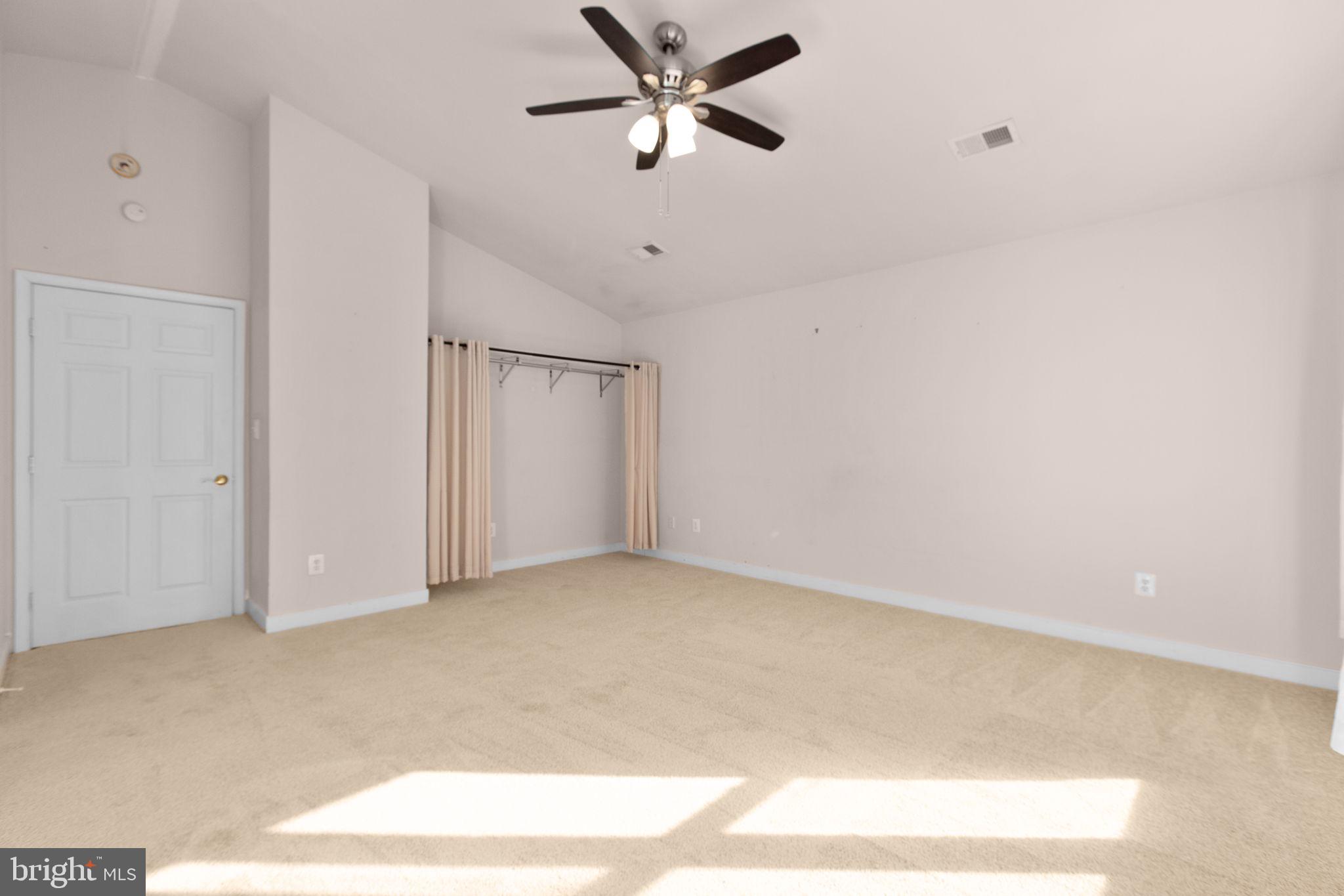 ROLLING WOODS - Residential