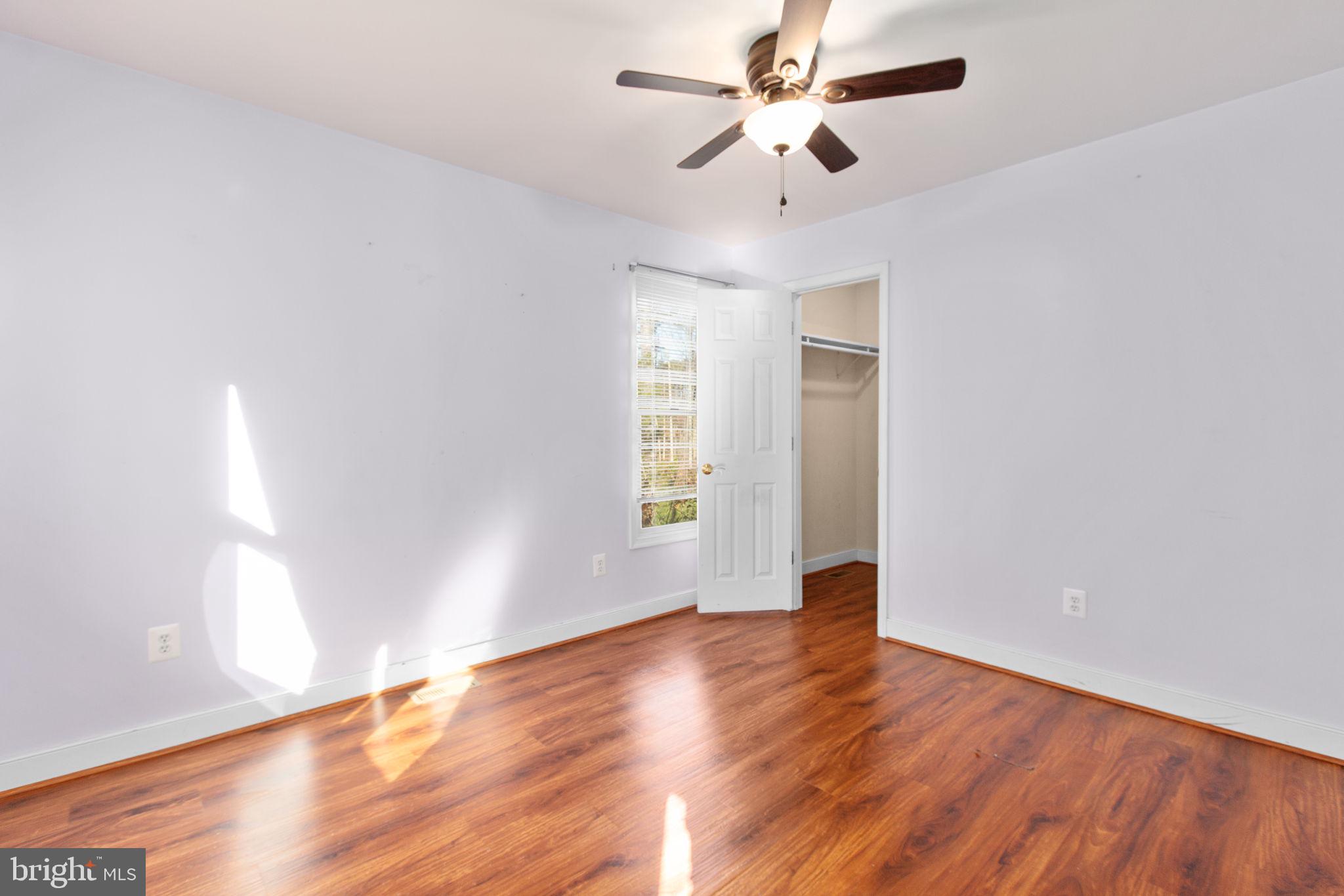 ROLLING WOODS - Residential