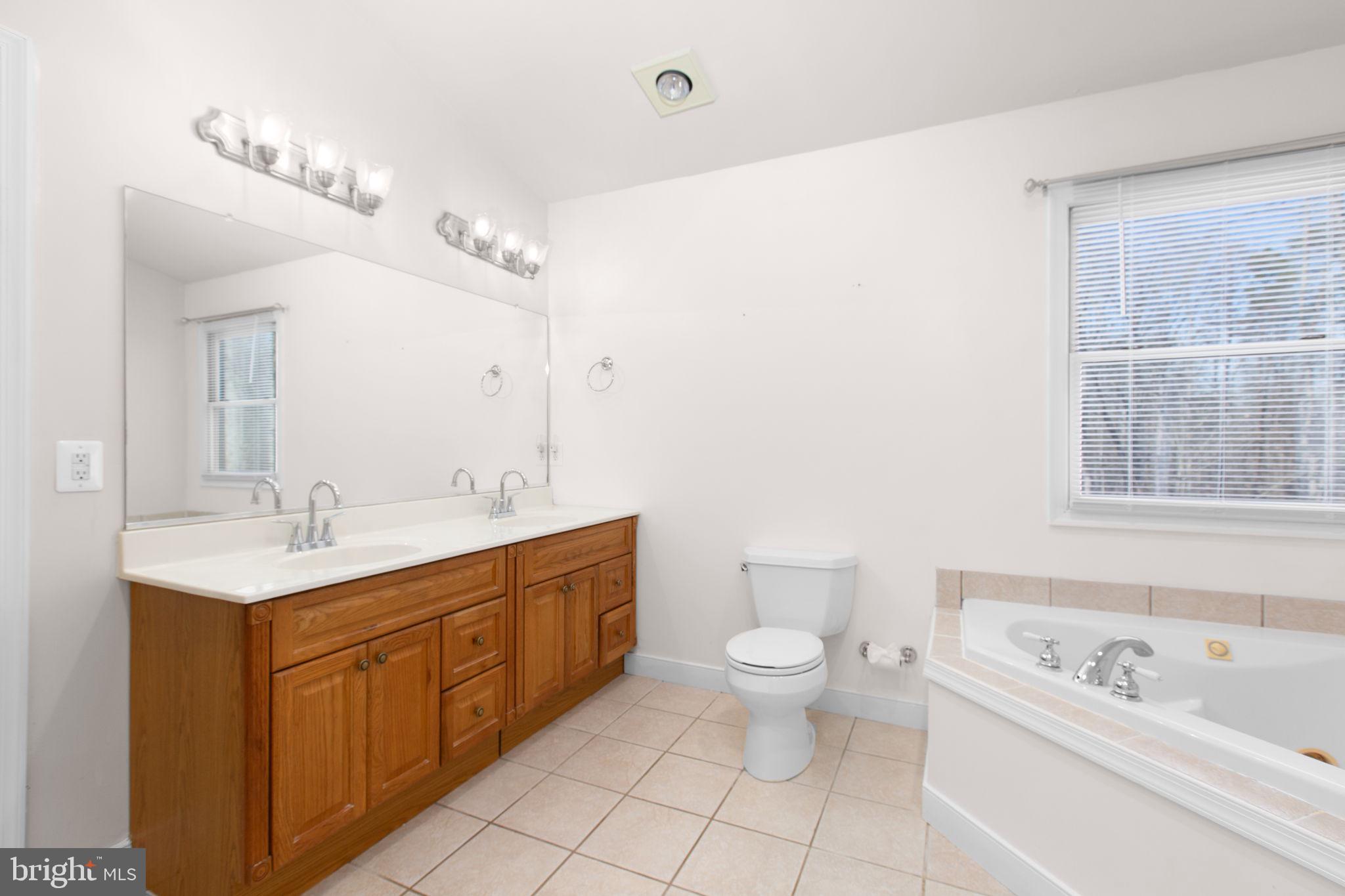 ROLLING WOODS - Residential